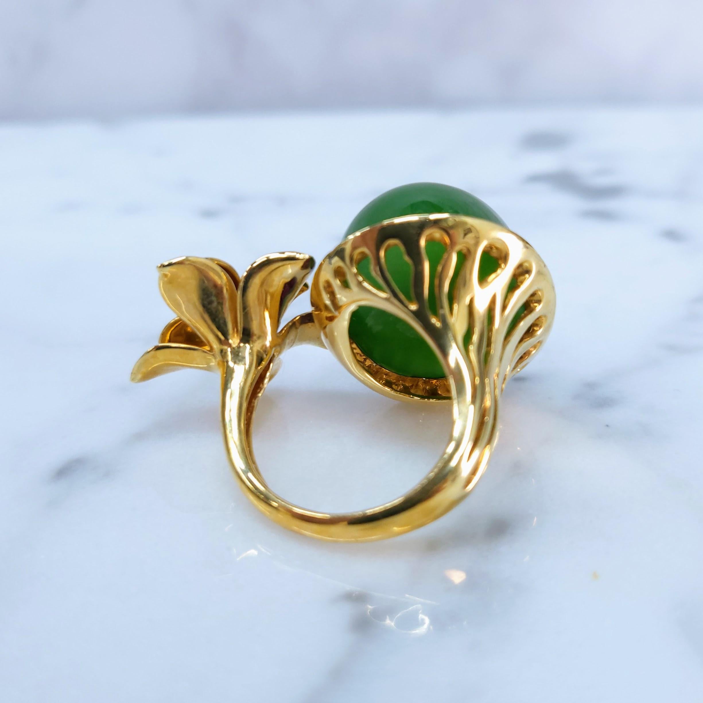 Bague certifiée Type A en or jaune 18 carats, jade néphrite naturelle et rubis Neuf - En vente à KOWLOON, HK