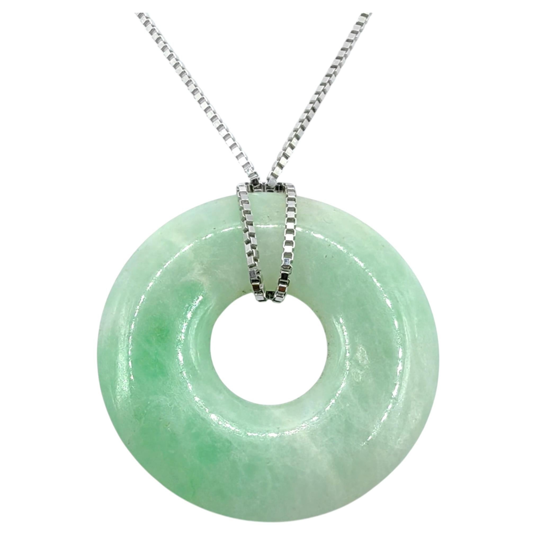 Certificado Tipo A Colgante de jadeíta verde manzana de los años 20 de la paz de jade 平安扣