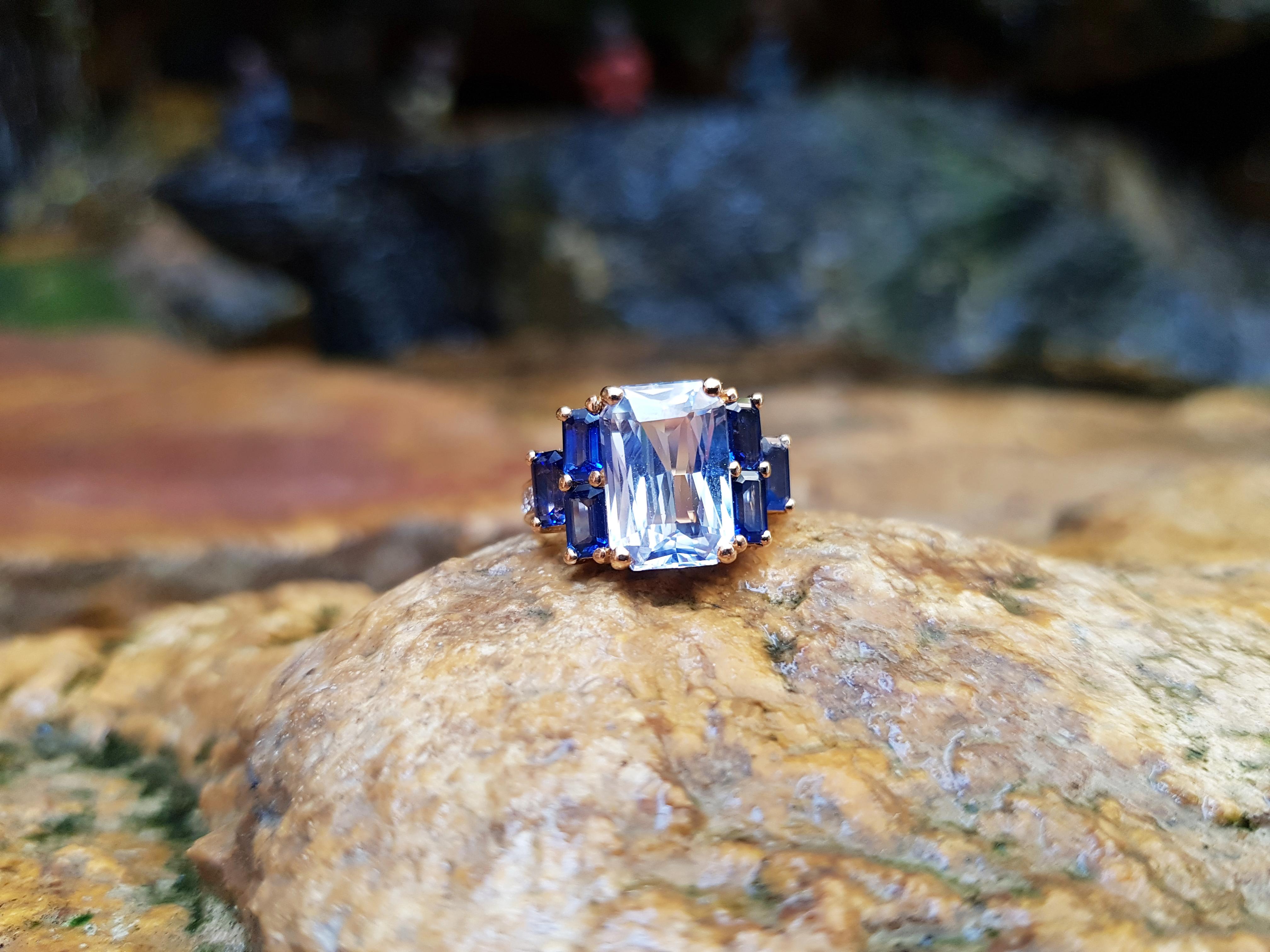 Contemporain Bague en or rose 18 carats certifiée non chauffée 4 cts saphir, saphir bleu et diamant  en vente