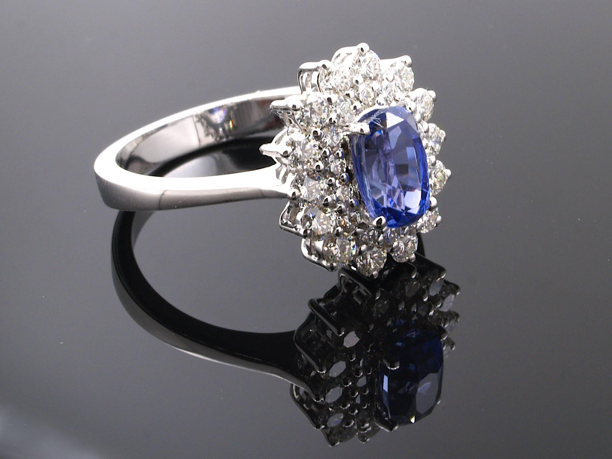 Certified Unheated Ceylon Sapphire Diamond Ring, 18 Karat White Gold In New Condition For Sale In Grenoble, FR
