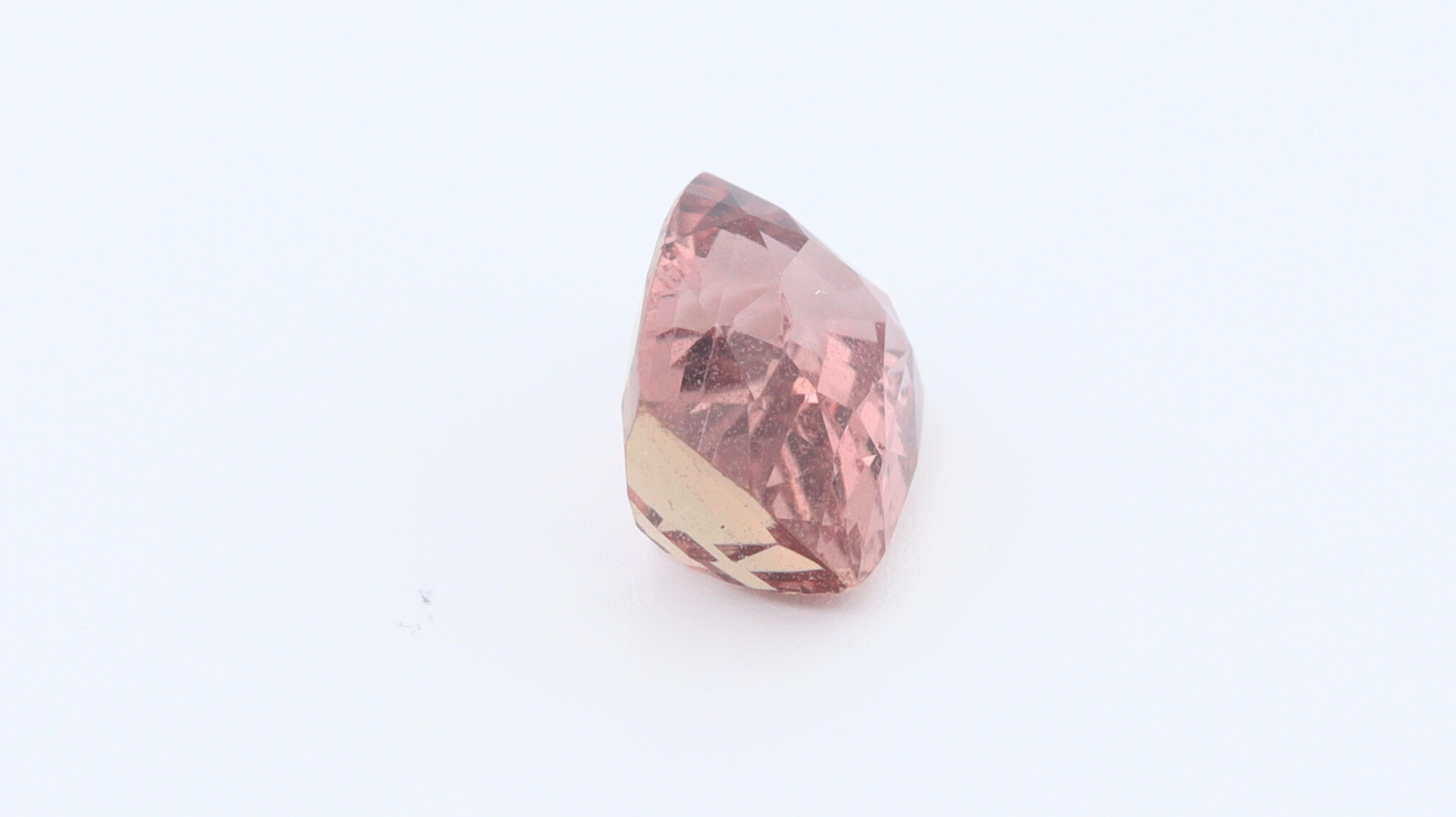 Women's or Men's Certified Unheated Pink Sapphire from Sri Lanka - 1.56ct For Sale