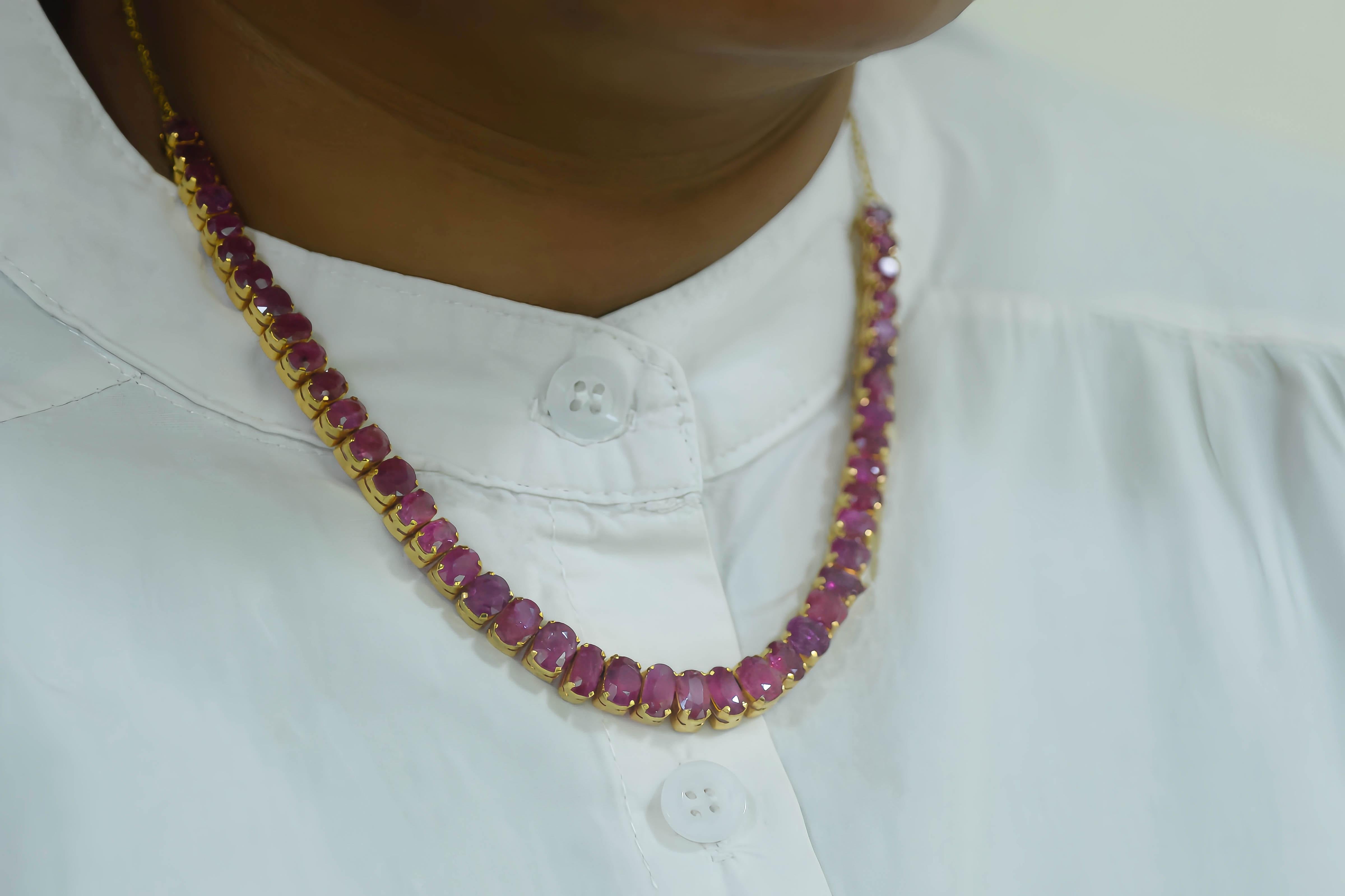 Certified Unheated Pink Sapphire Ruby Burmese Necklace in 18k Yellow Gold For Sale 1