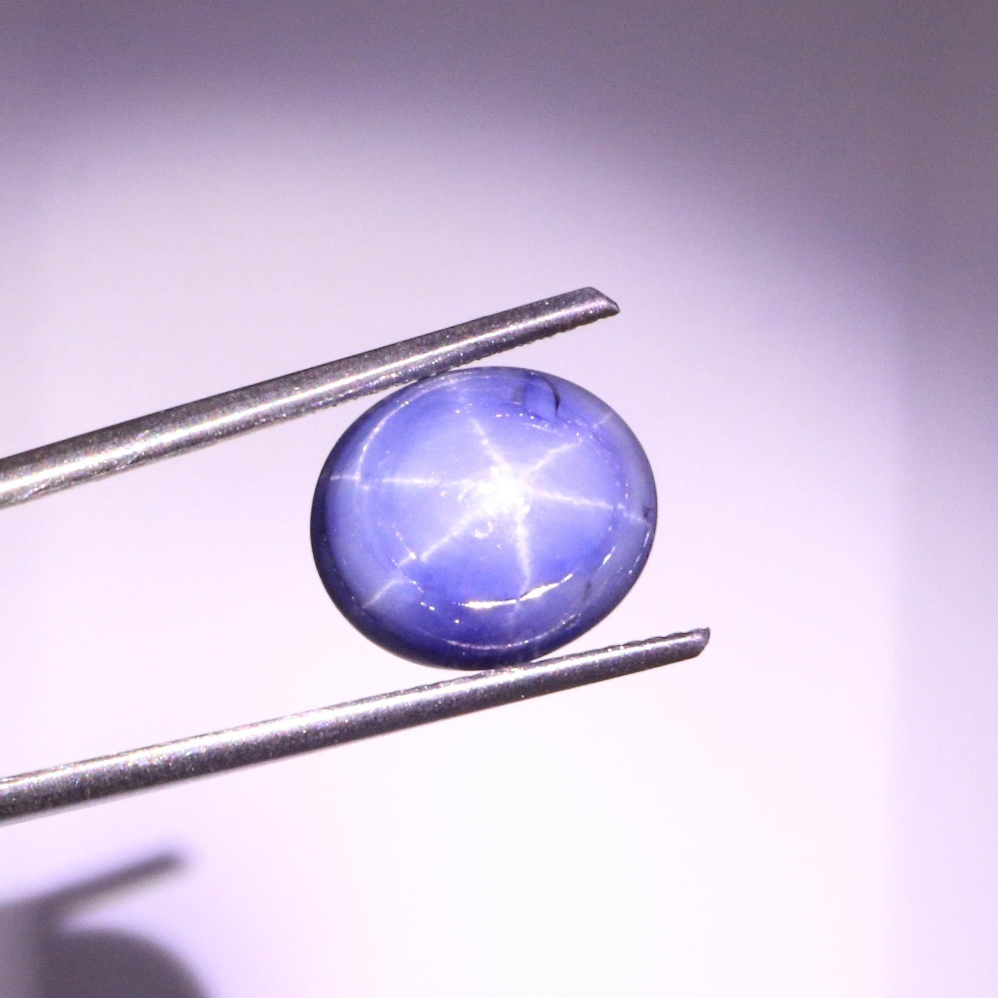 Star Sapphires are unique Sapphires that exhibit, under specific light, an effect called Asterism where a six rayed star is visible on on the top of the gem.
They are often within the inner part of a large Gem Quality Sapphire rough, which makes