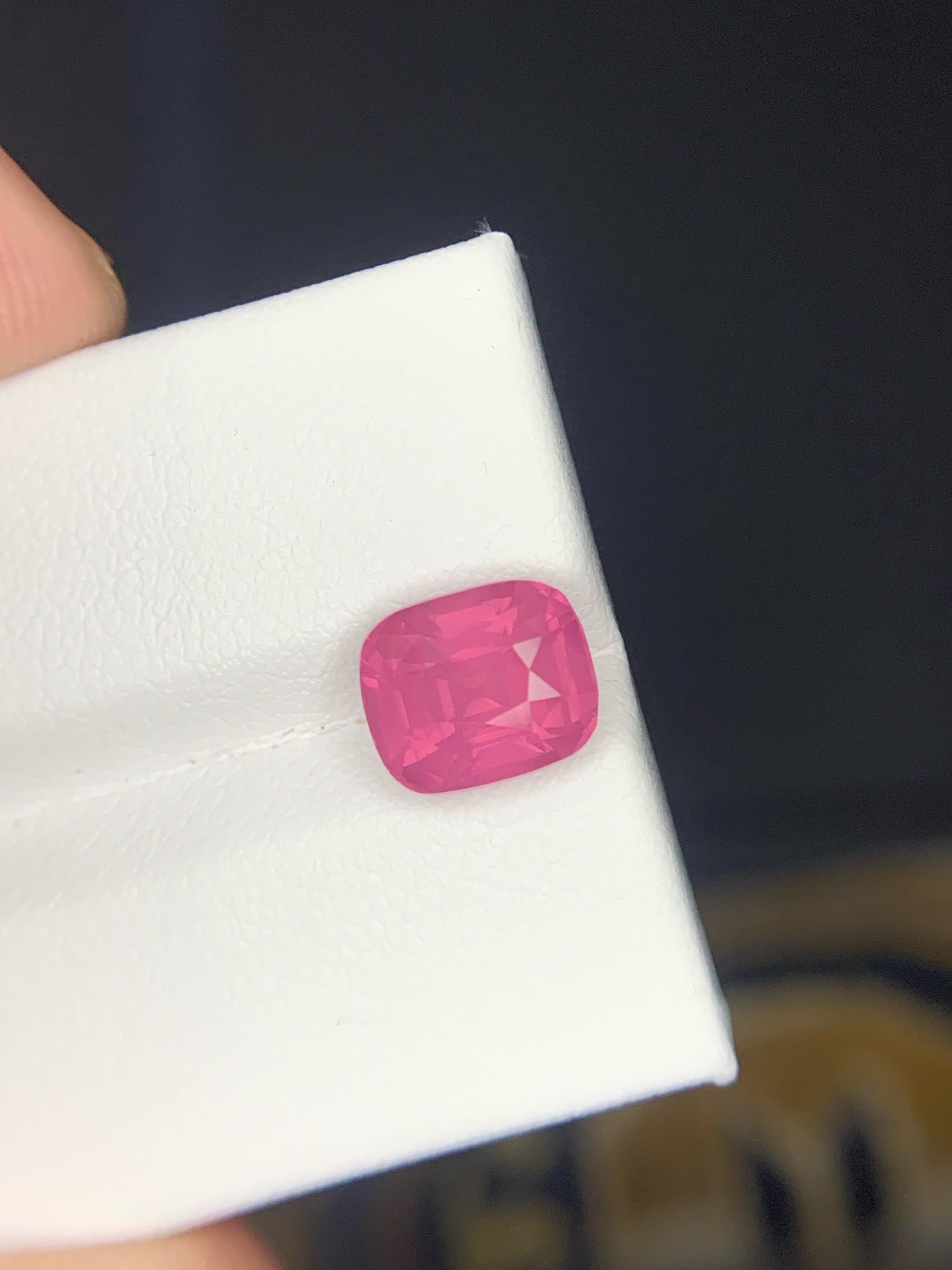Gemma di spinello Mahenge sciolta naturale certificata di colore rosa vellutato da 3,17 carati in vendita 5