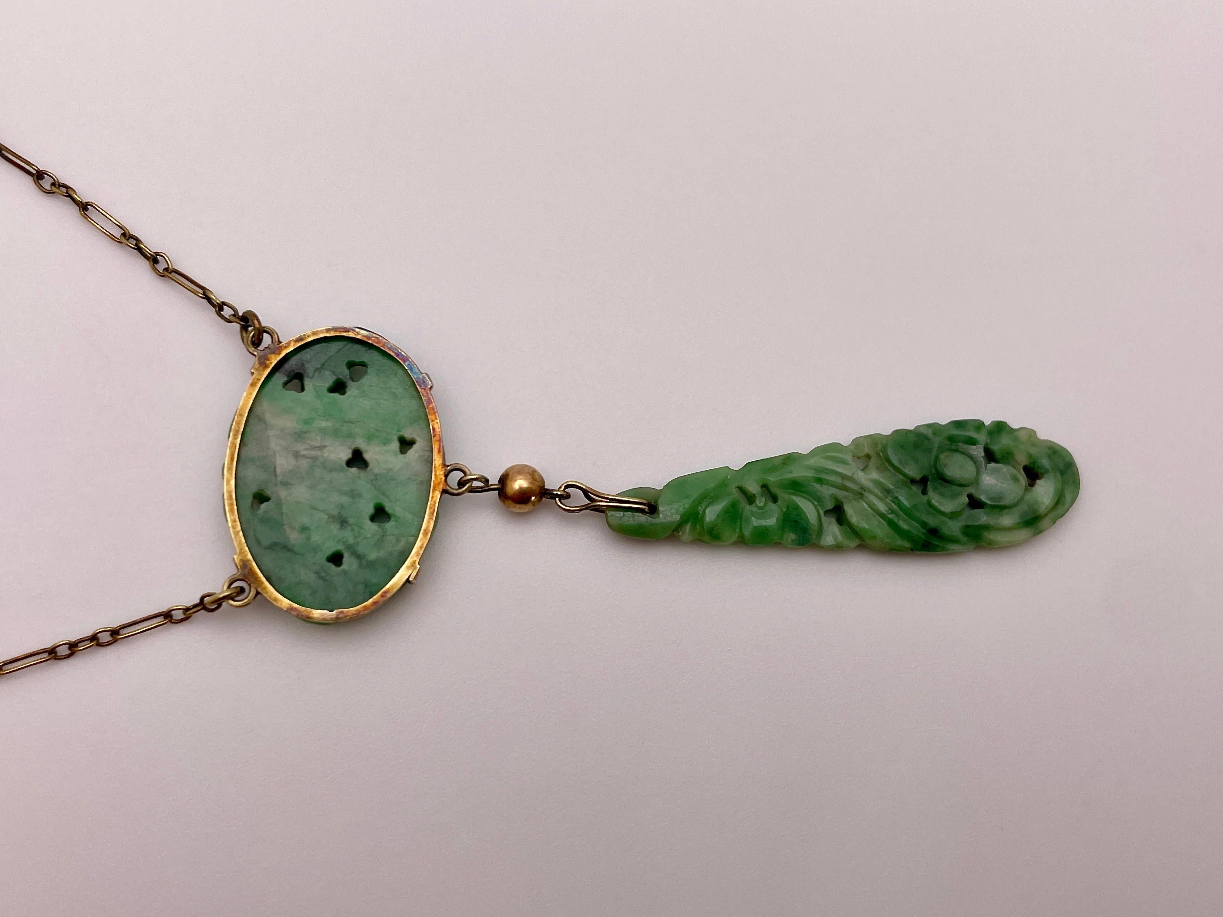 Victorien Collier pendentif victorien certifié en or jaune 14 carats et jade sculpté en vente