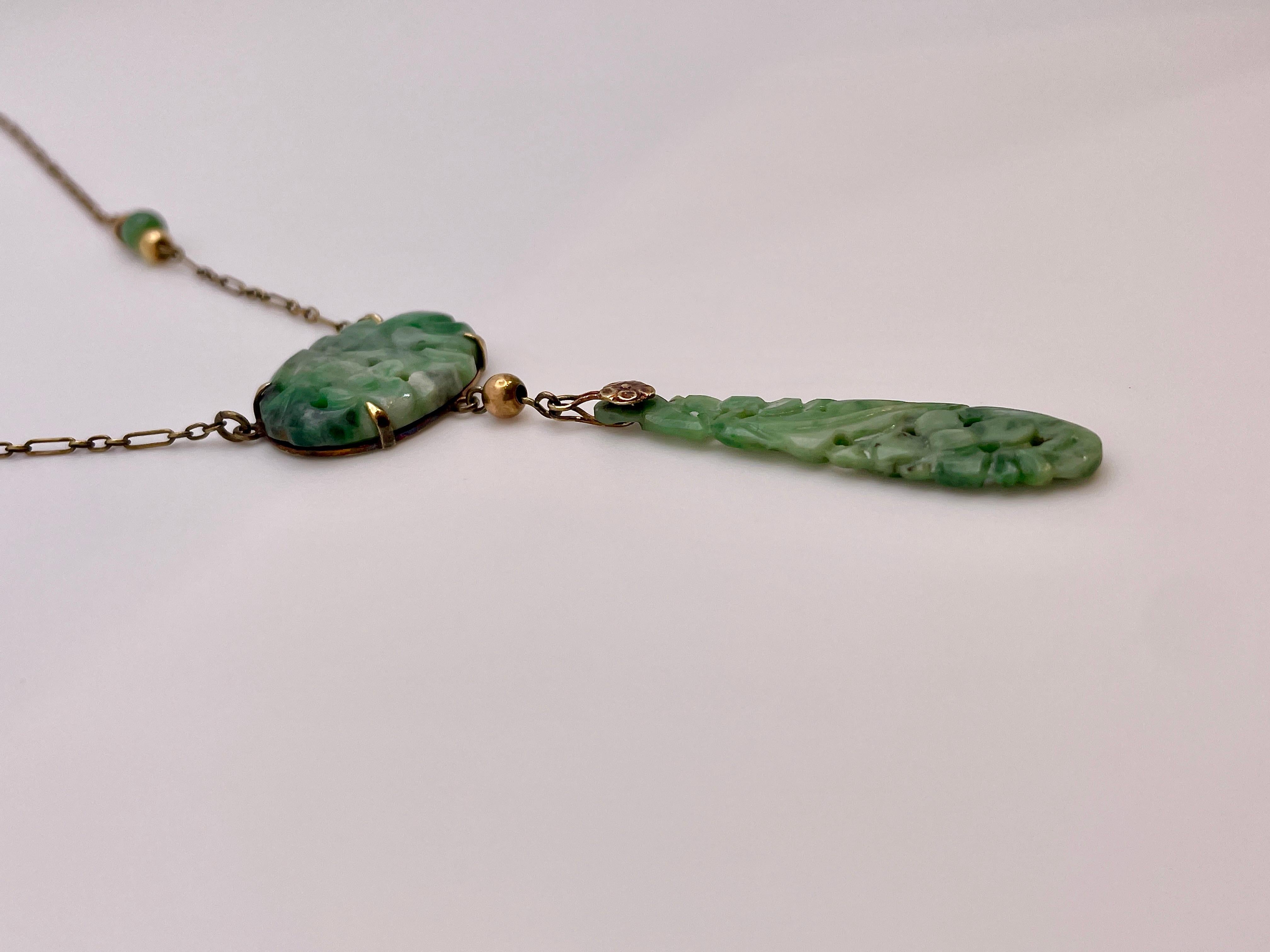 Collier pendentif victorien certifié en or jaune 14 carats et jade sculpté en vente 2