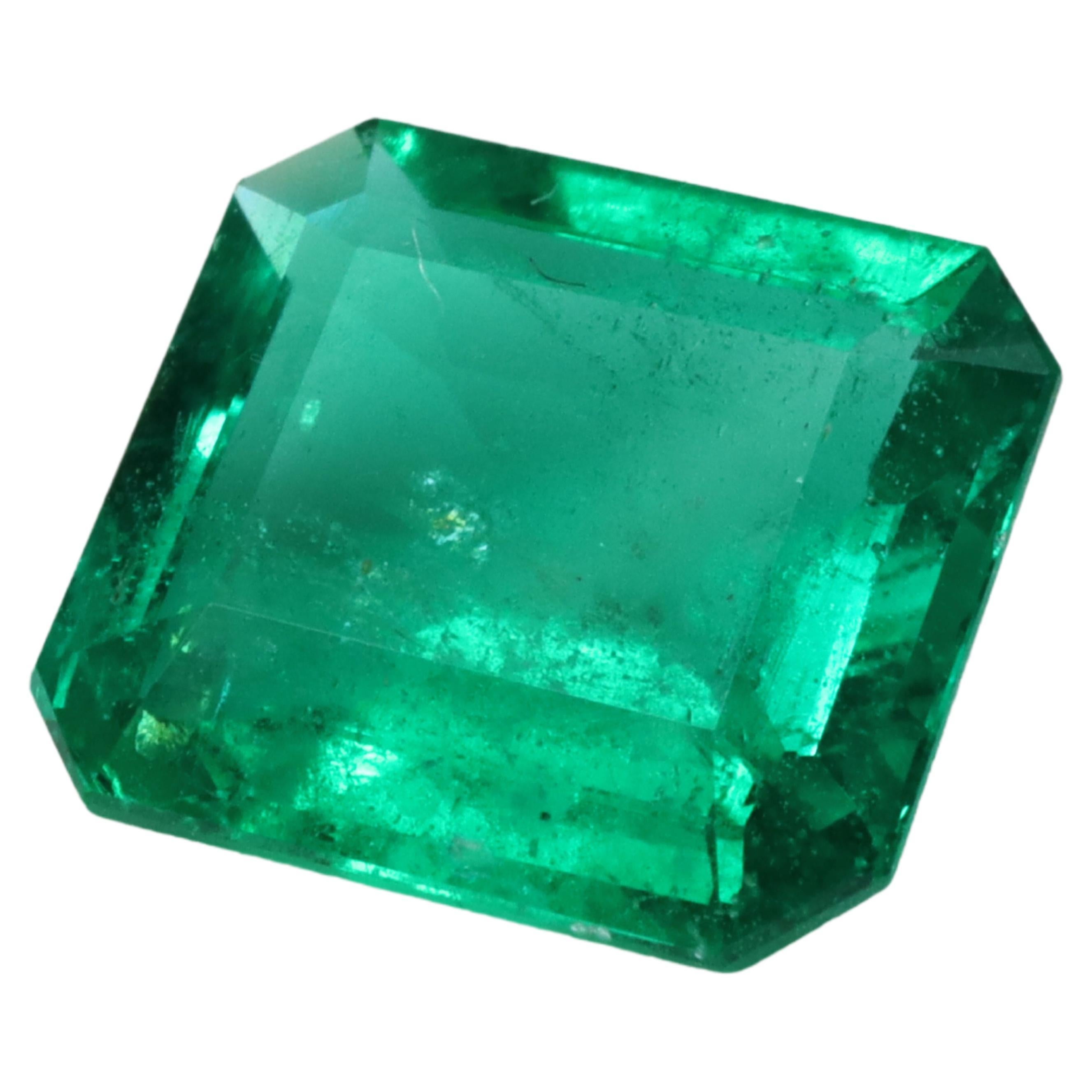 Certified Vivid Green Emerald - No treatment 1.12ct For Sale