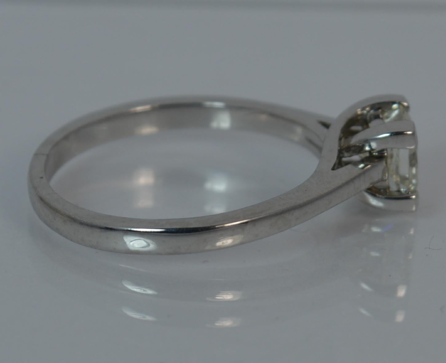 Certified VVS 1.06 Carat Radiant Diamond and Platinum Engagement Ring 3