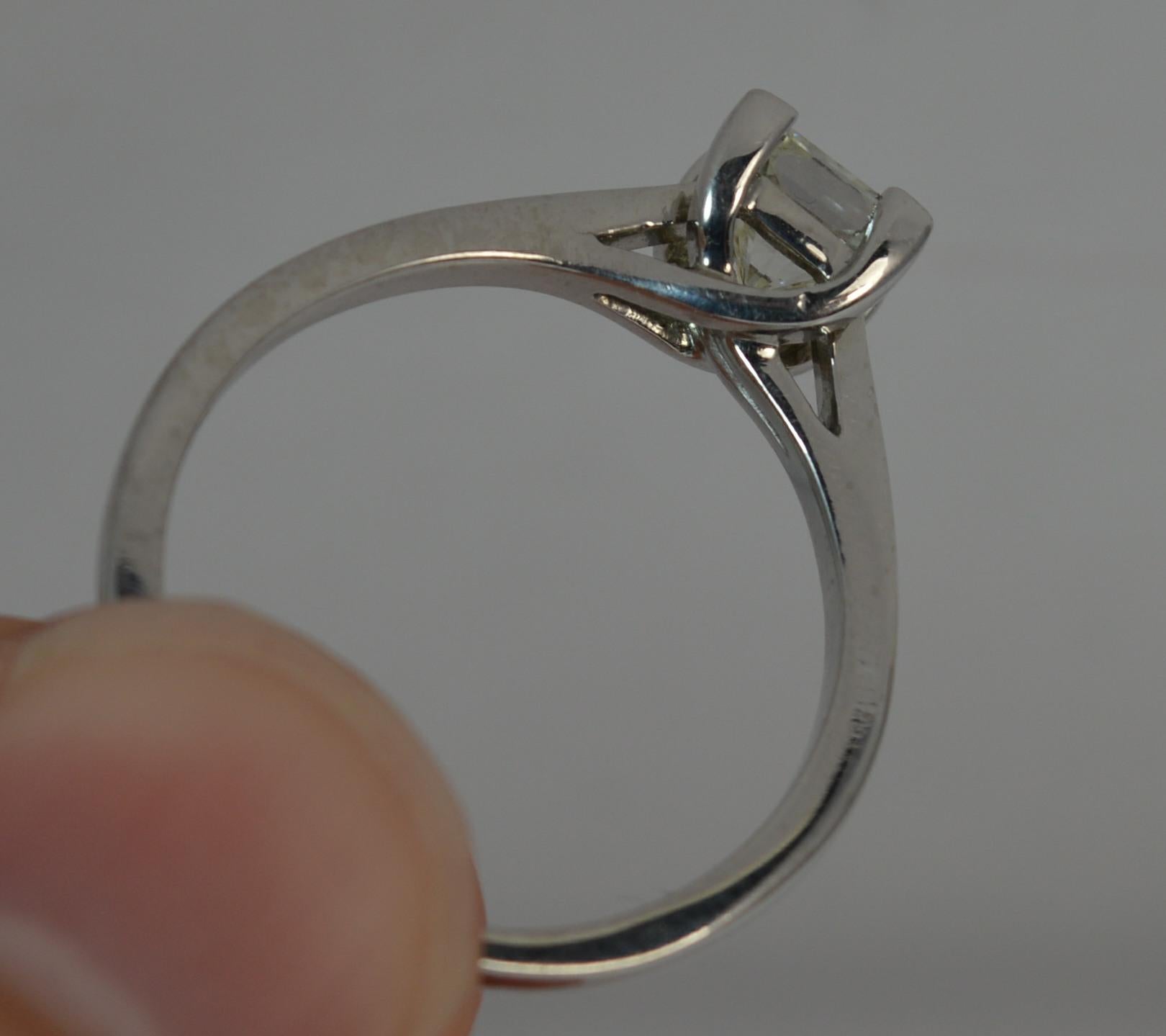 Women's Certified VVS 1.06 Carat Radiant Diamond and Platinum Engagement Ring