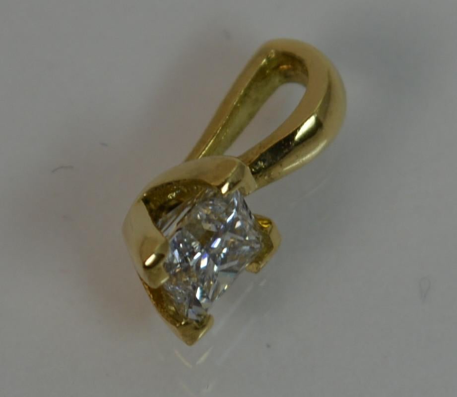 Certified VVS1 E Colour 0.41ct Master Cut Princess Diamond 18ct Gold Pendant In Excellent Condition In St Helens, GB