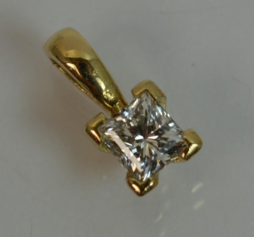 Certified VVS1 E Colour 0.41ct Master Cut Princess Diamond 18ct Gold Pendant 1