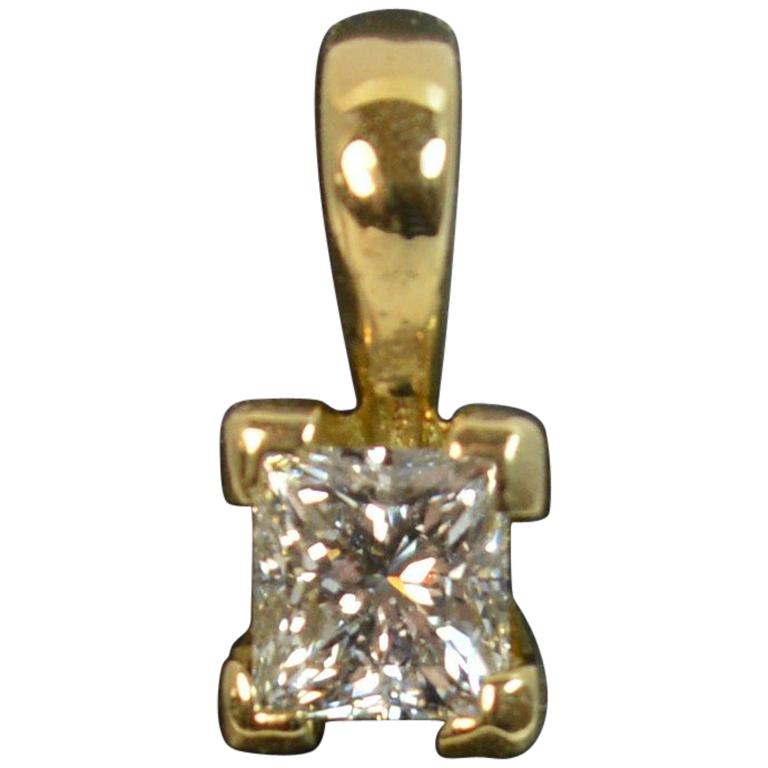 Certified VVS1 E Colour 0.41ct Master Cut Princess Diamond 18ct Gold Pendant