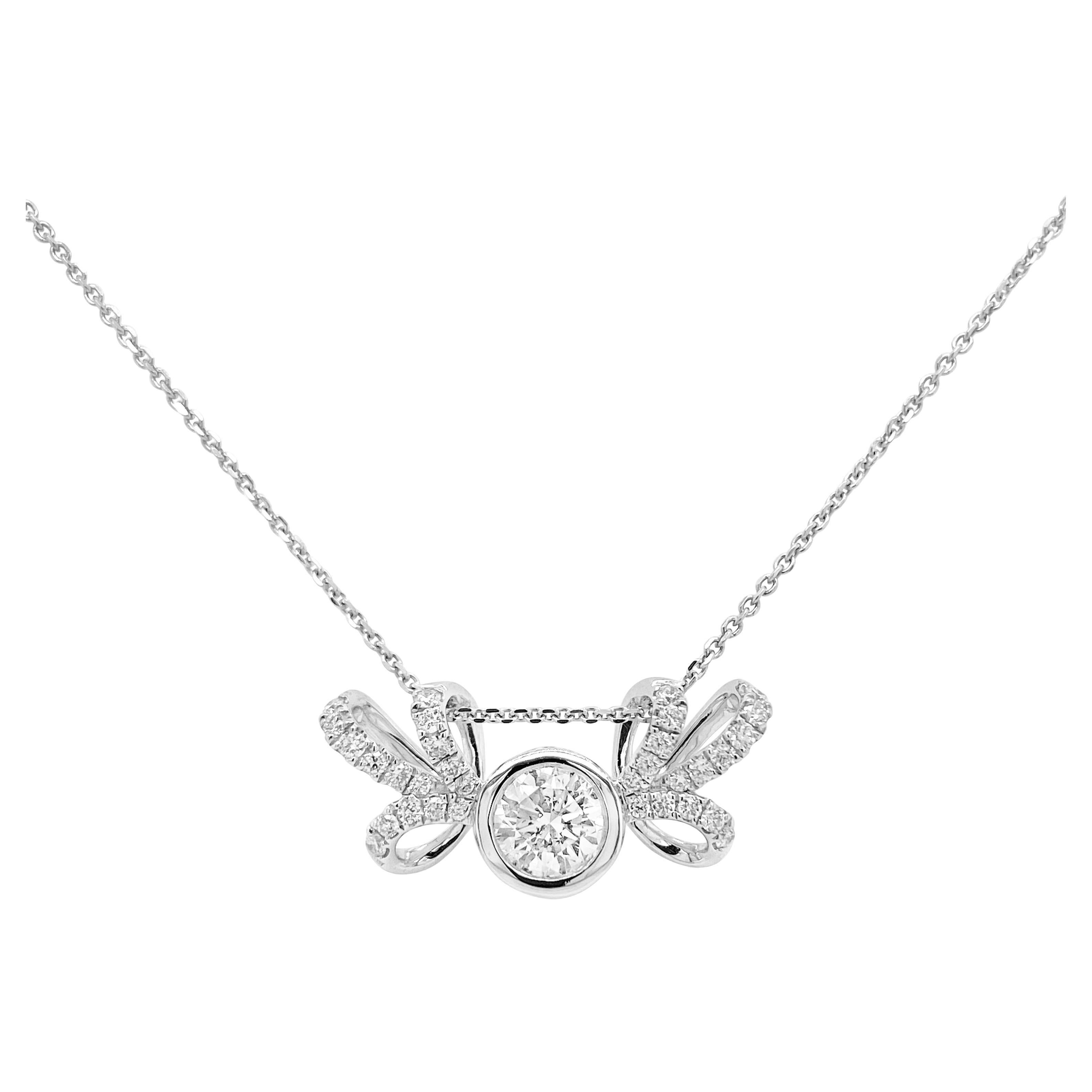 Certified White diamond Pendant made in white Gold with Platinum Chain For Sale