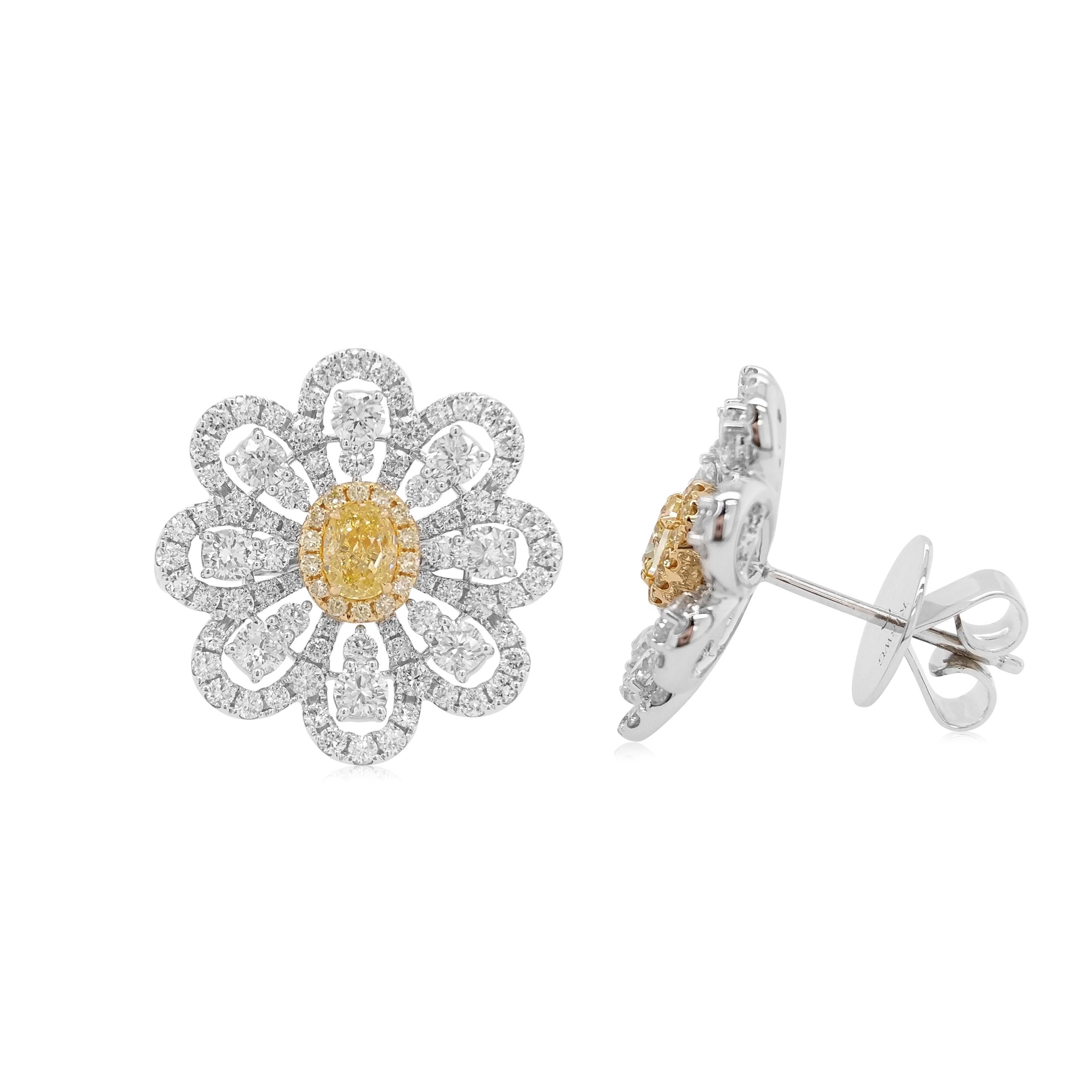Oval Cut Certified Yellow and White Diamond K18 Gold Earrings