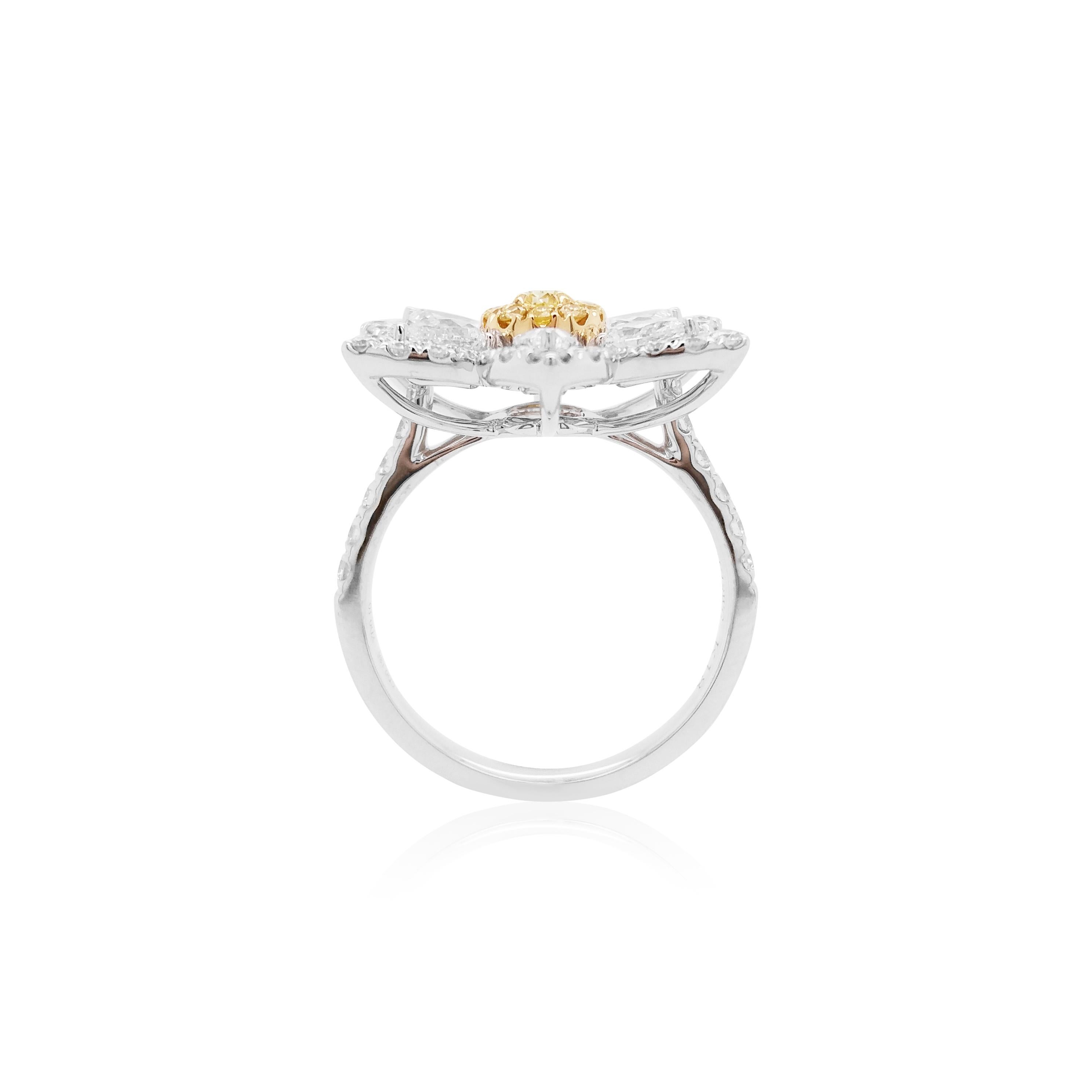 zertifizierter gelber Diamant und weißer Diamant in 18K Gold Cocktail-Ring (Zeitgenössisch)