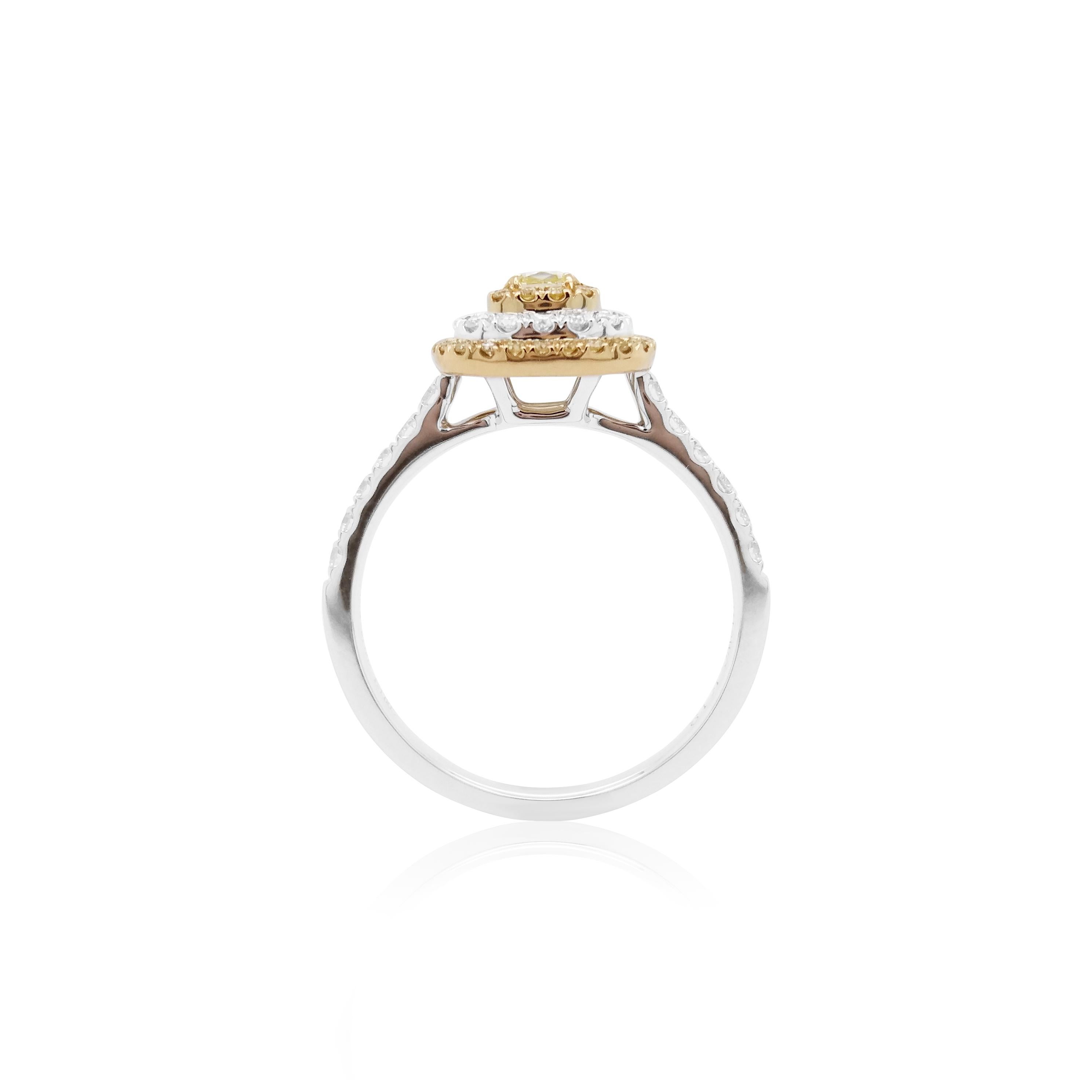 Contemporary Certified Yellow Diamond White Diamond 18K Gold Engagement Ring For Sale