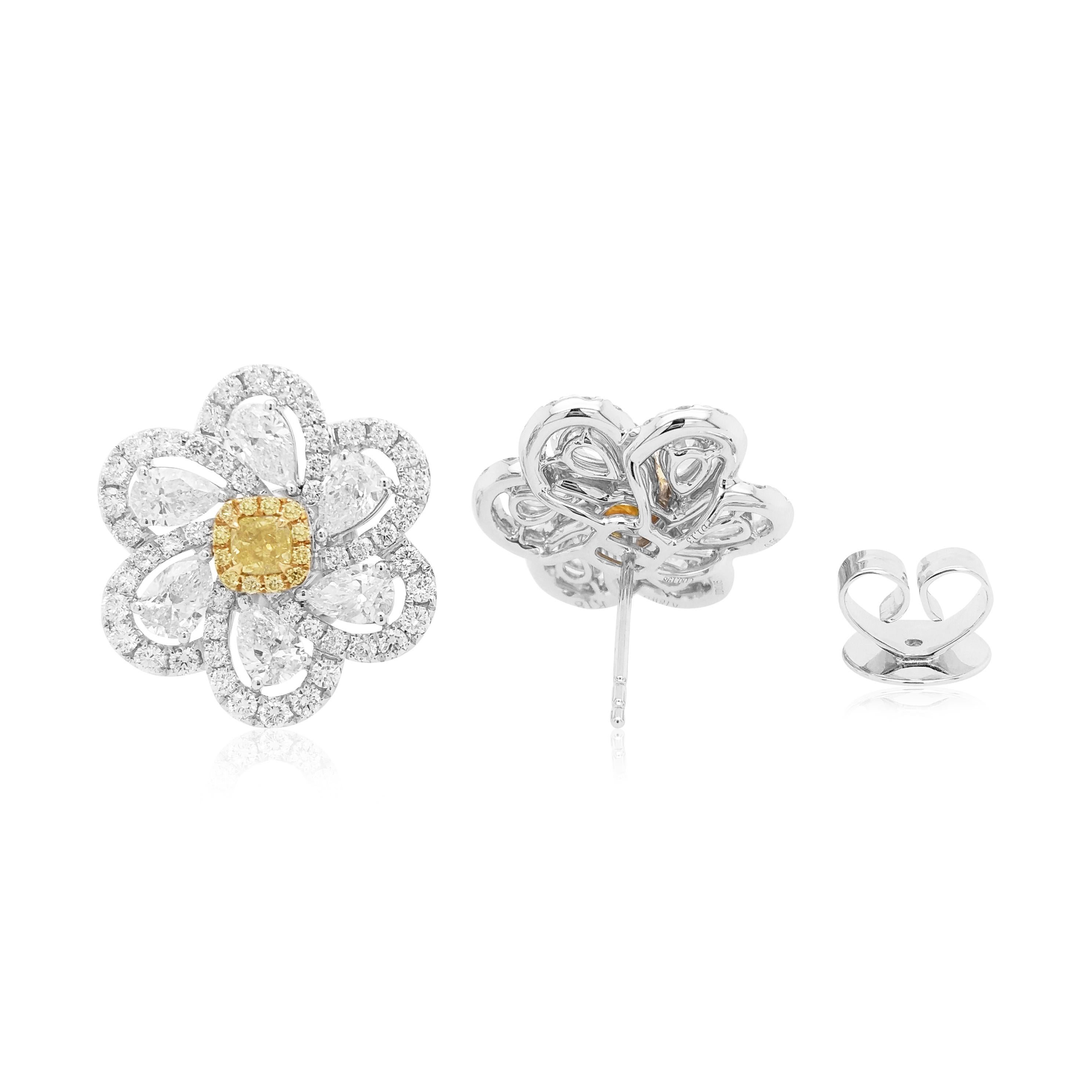 Contemporary Certified Yellow Diamond White Diamond 18K Gold Stud Earrings