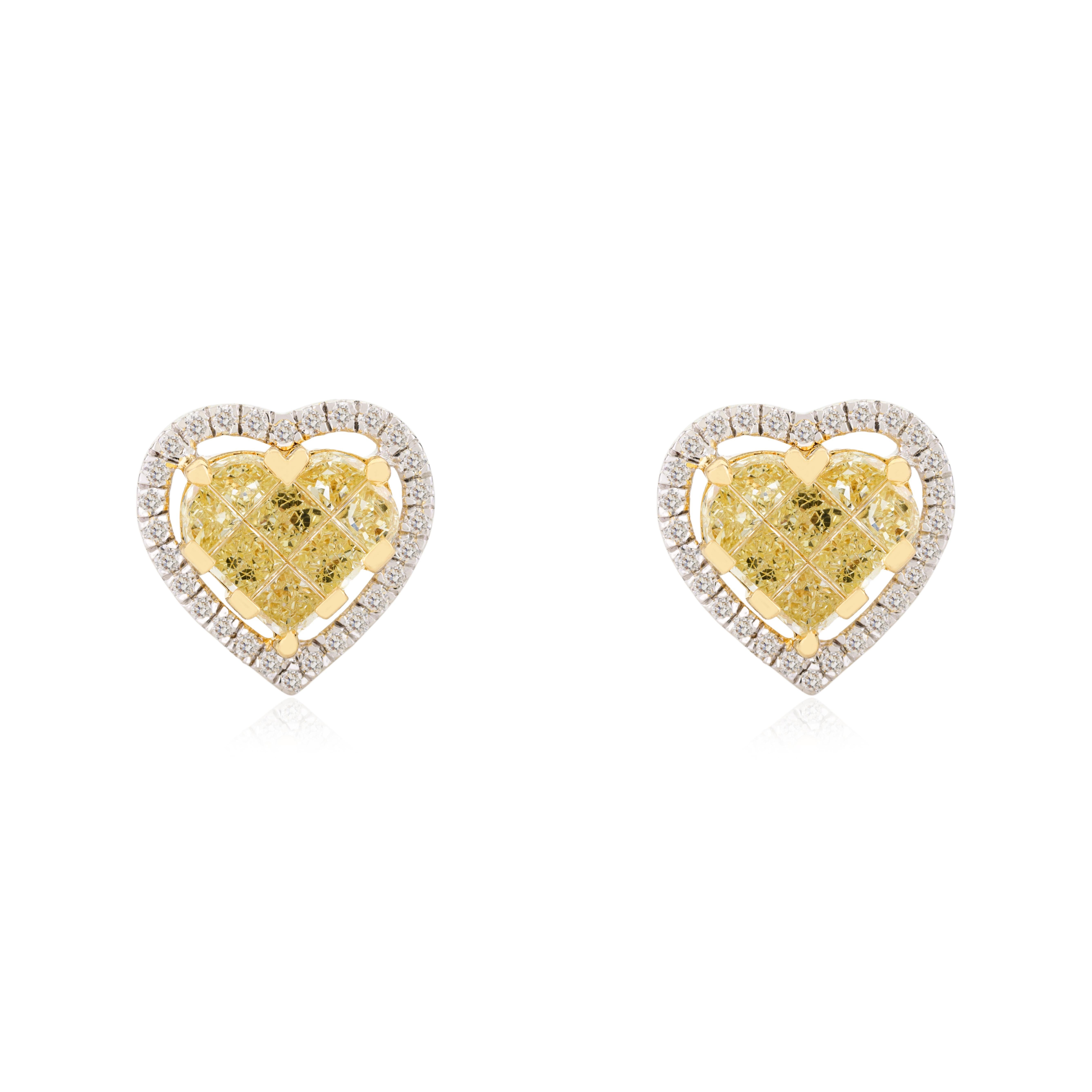 Coppia di orecchini a cuore con diamanti gialli certificati per donna in oro bianco 18 carati In condizioni Nuovo in vendita a New York, NY