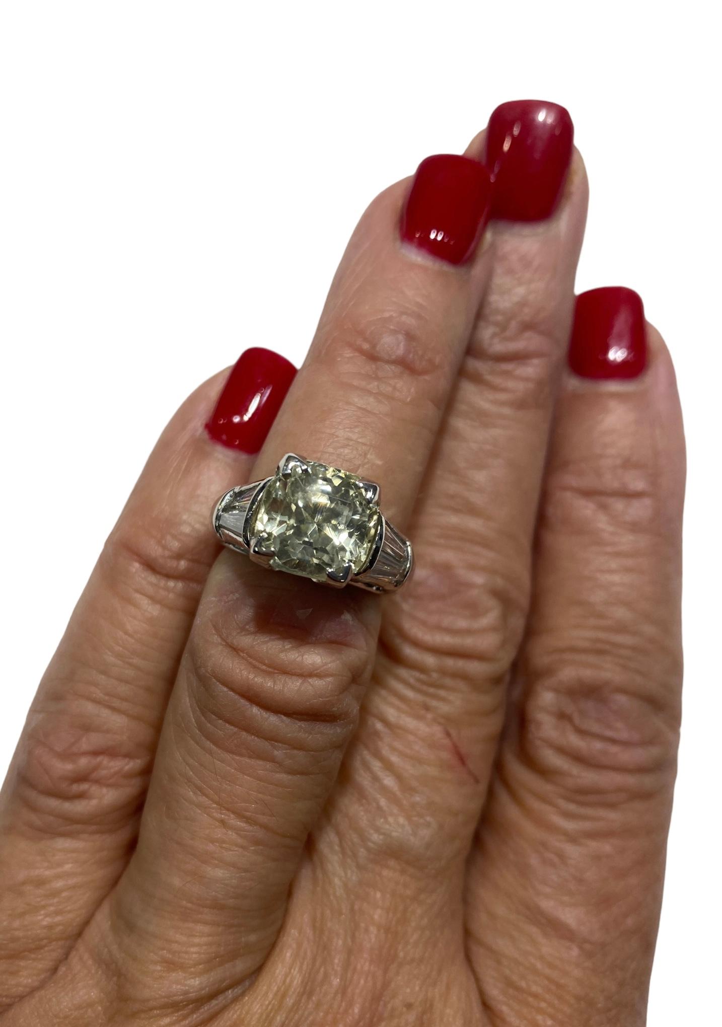 Verlobungsring mit zertifiziertem gelbem Saphir und Diamant, 10,83 Karat (Kissenschliff) im Angebot