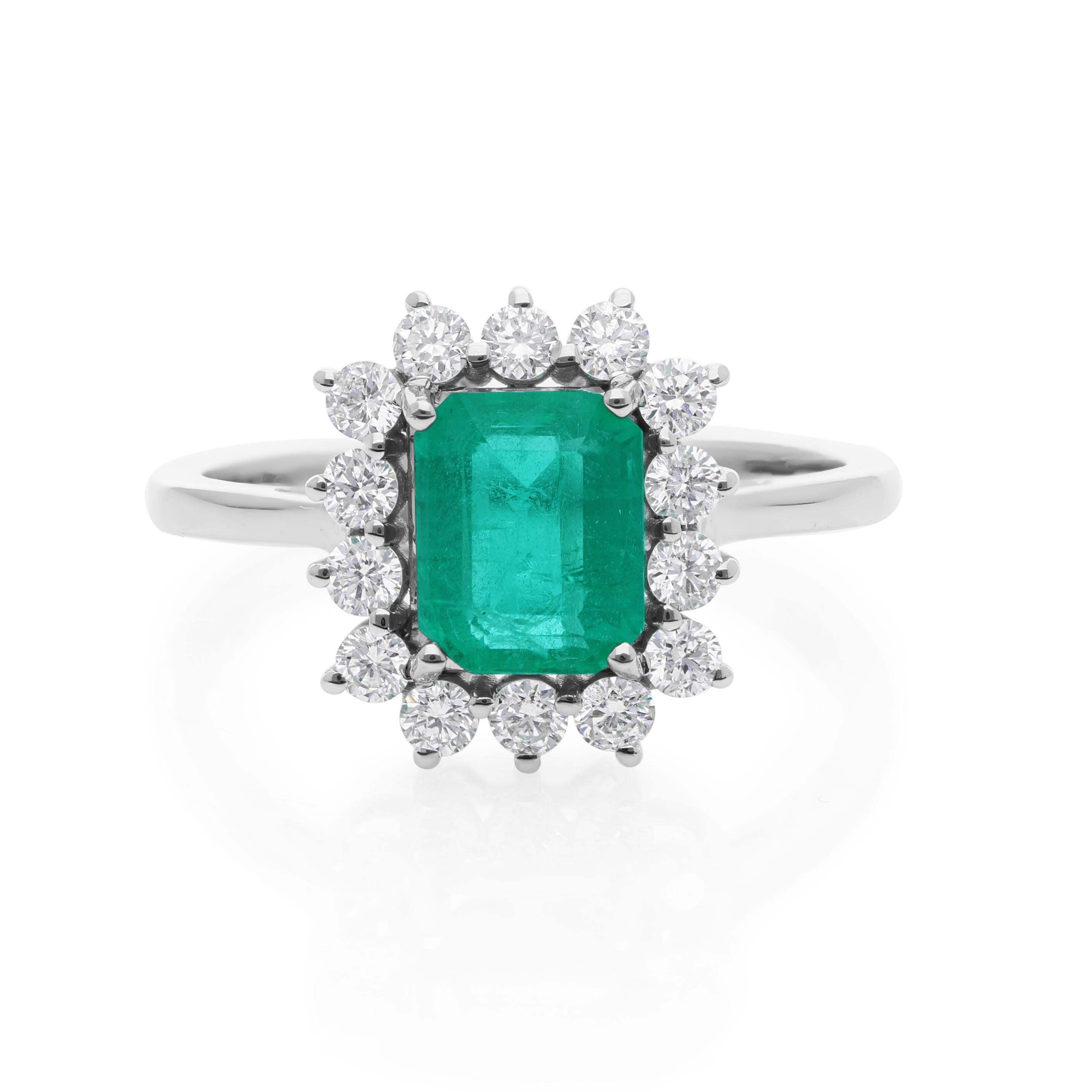 in vendita:  Anello di fidanzamento aureolato con diamante smeraldo dello Zambia certificato in oro bianco massiccio 18k 9