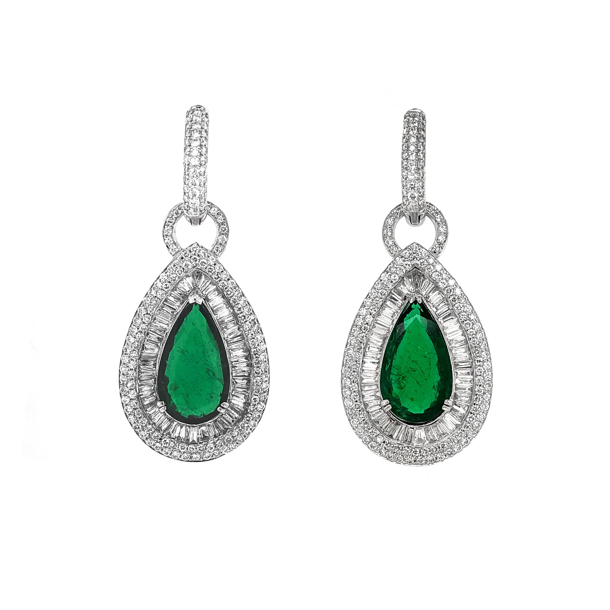 Women's Zambian Pear Cut Emeralds 13.52 Carat Diamonds 7.58 Carat 18 Karat Earrings For Sale