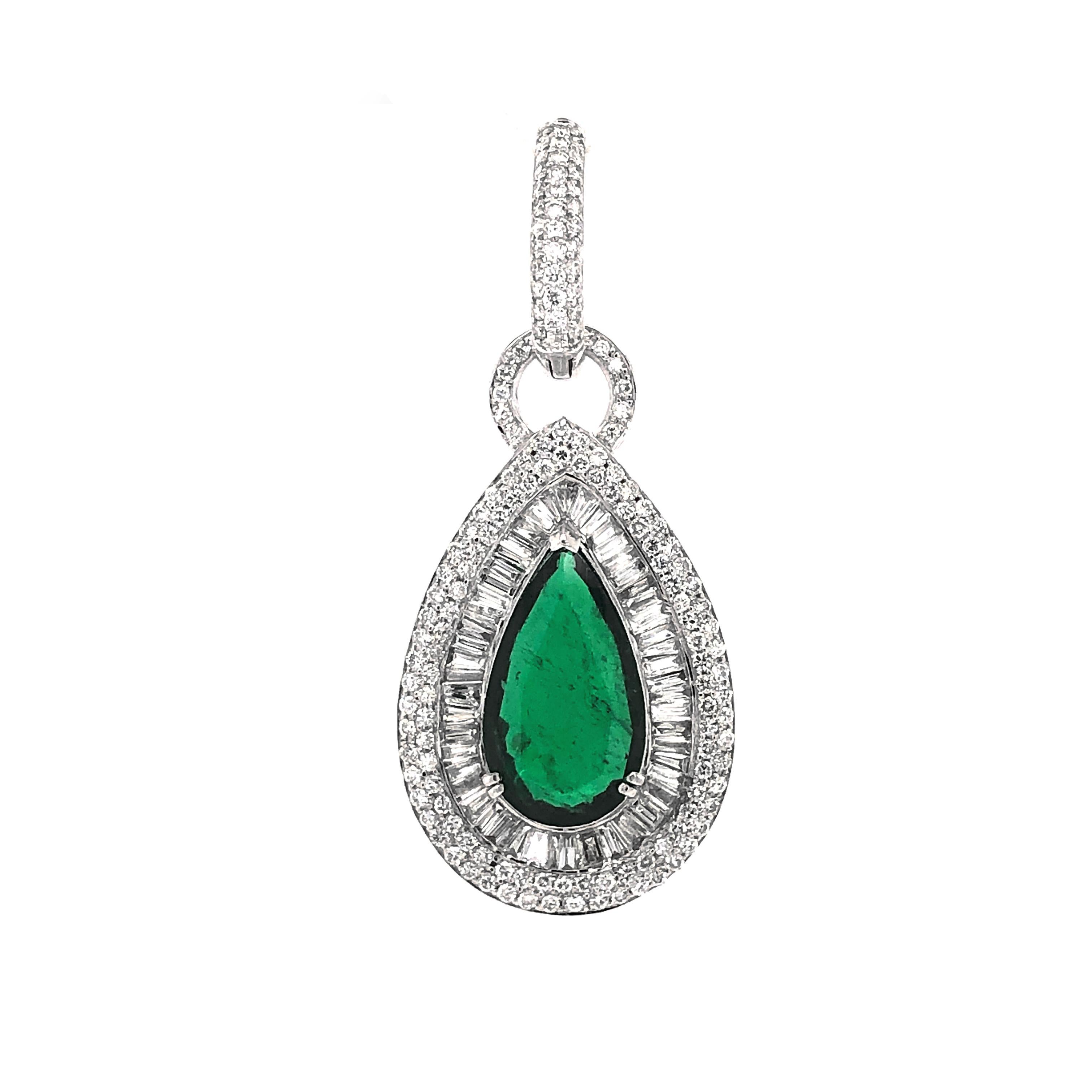 Zambian Pear Cut Emeralds 13.52 Carat Diamonds 7.58 Carat 18 Karat Earrings For Sale 1