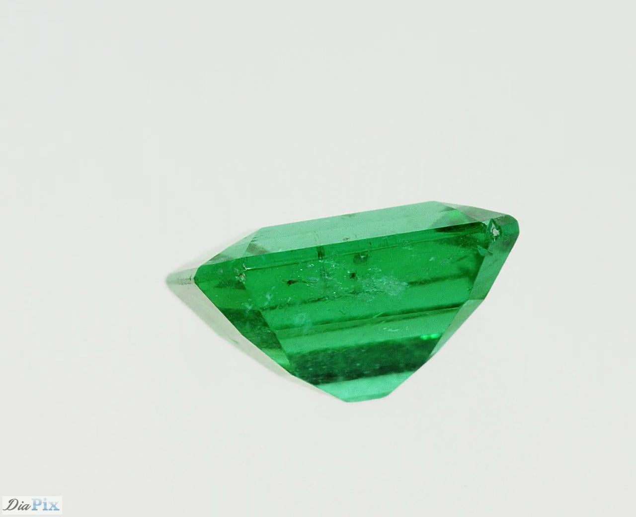 Certified Vivid Green Emerald For Sale 4