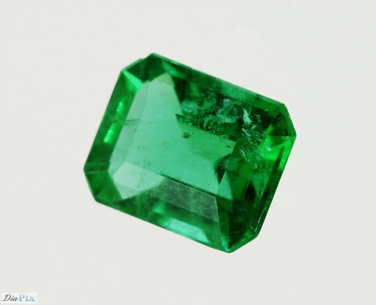 Certified Vivid Green Emerald For Sale 11