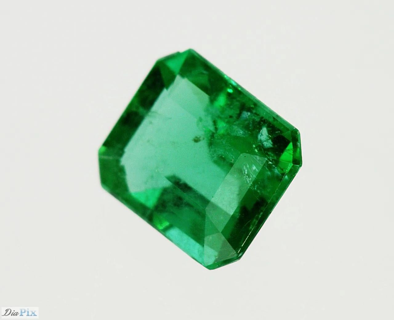Octagon Cut Certified Vivid Green Emerald For Sale