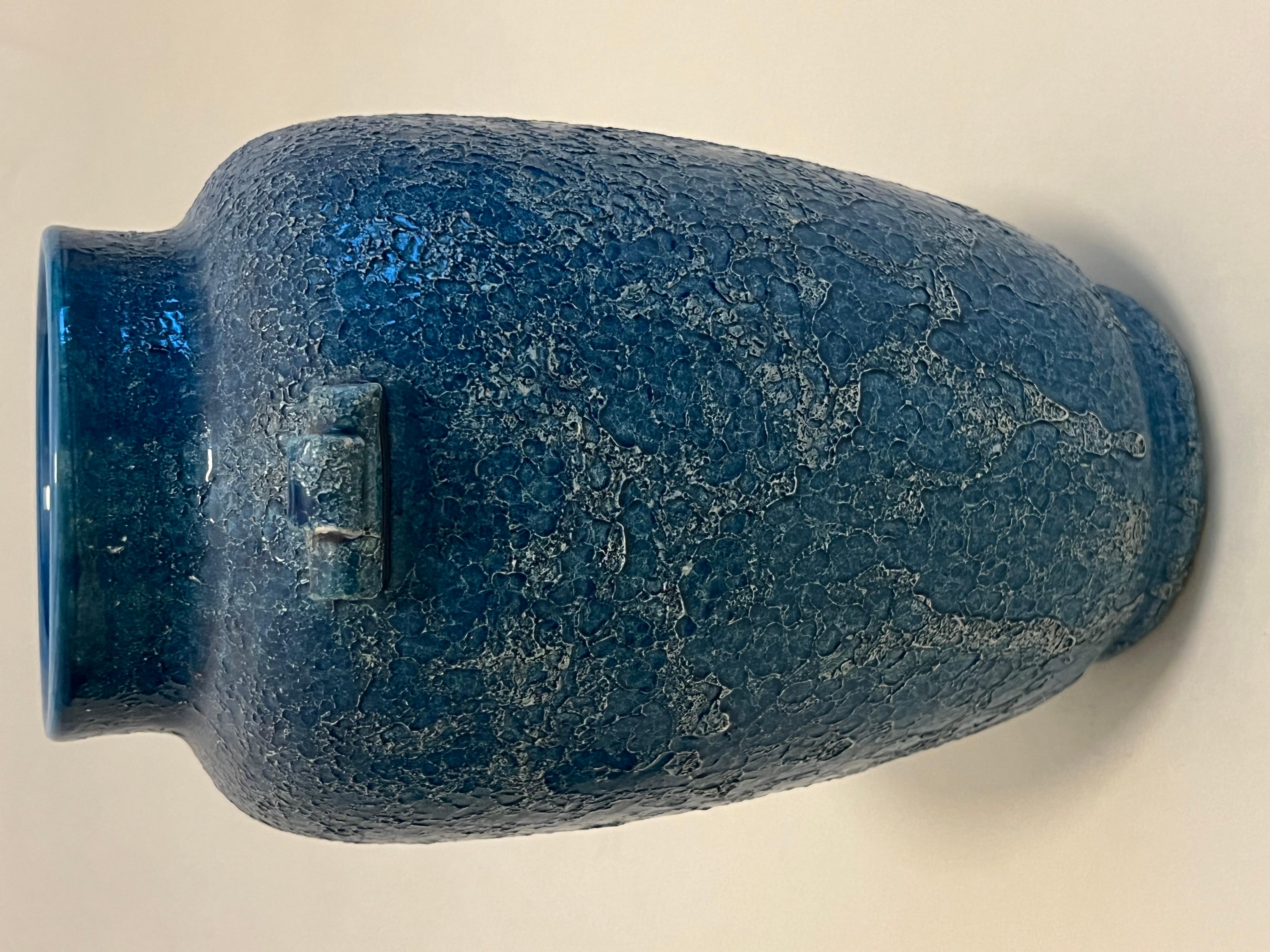 Smaltato Vaso Art Déco francese blu ceruleo in vendita