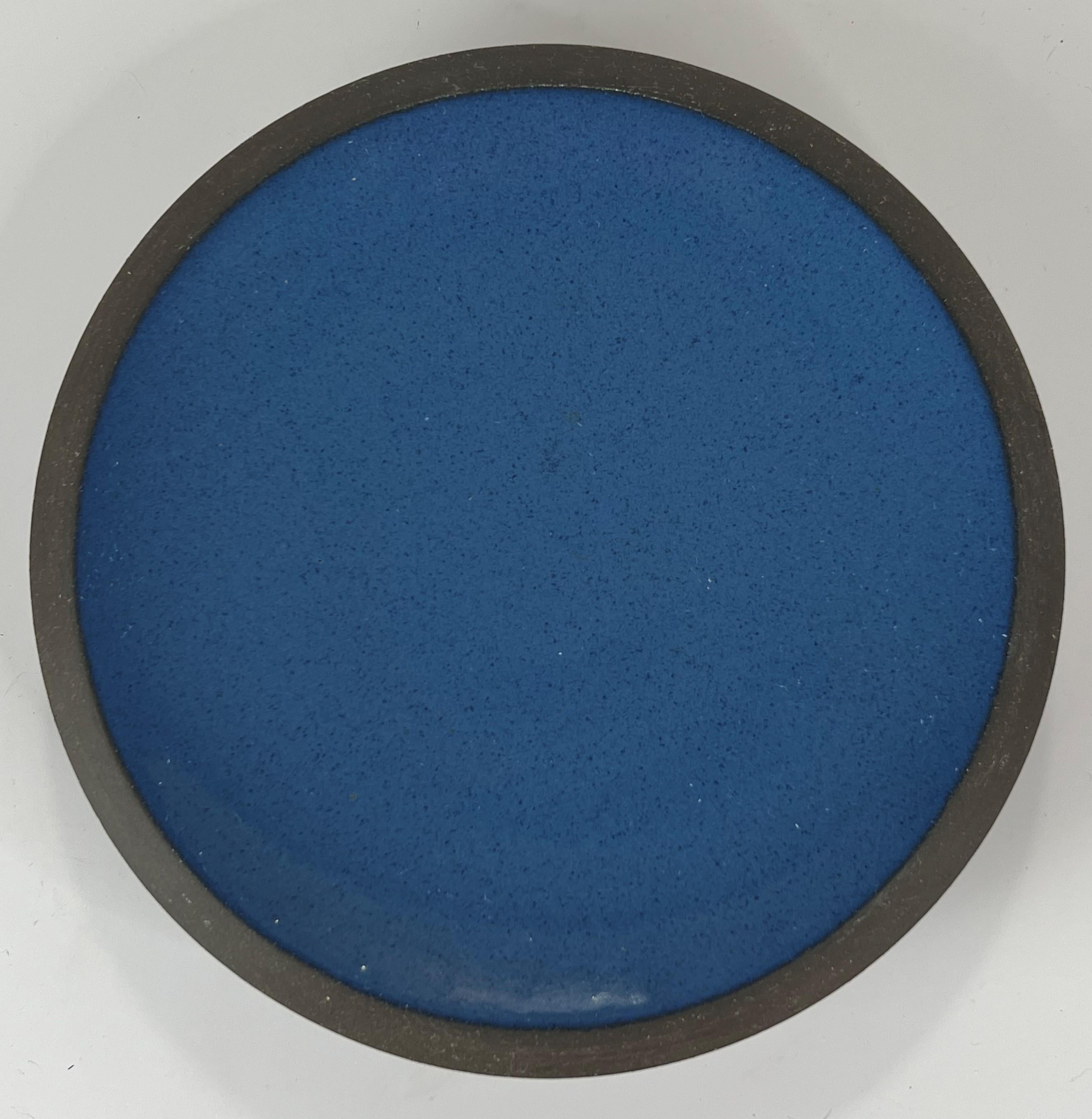 Cerulean Blaue Satelliten-Form-Schale mit bedrucktem Design und von Lee Rosen (amerikanisch) im Angebot