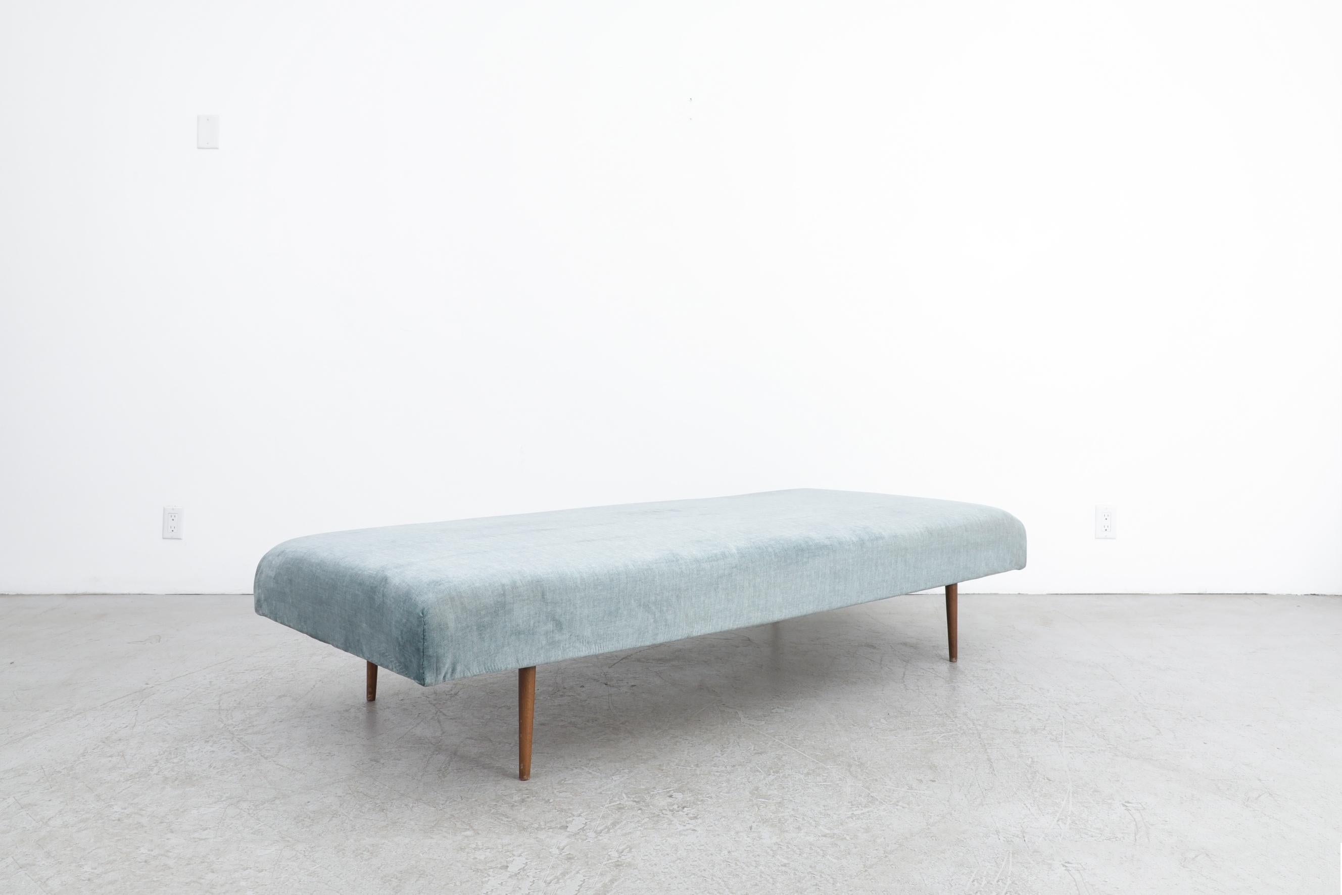 20th Century Cerulean Light Blue Swedish Velvet Daybed With Tapered Teak Legs For Sale