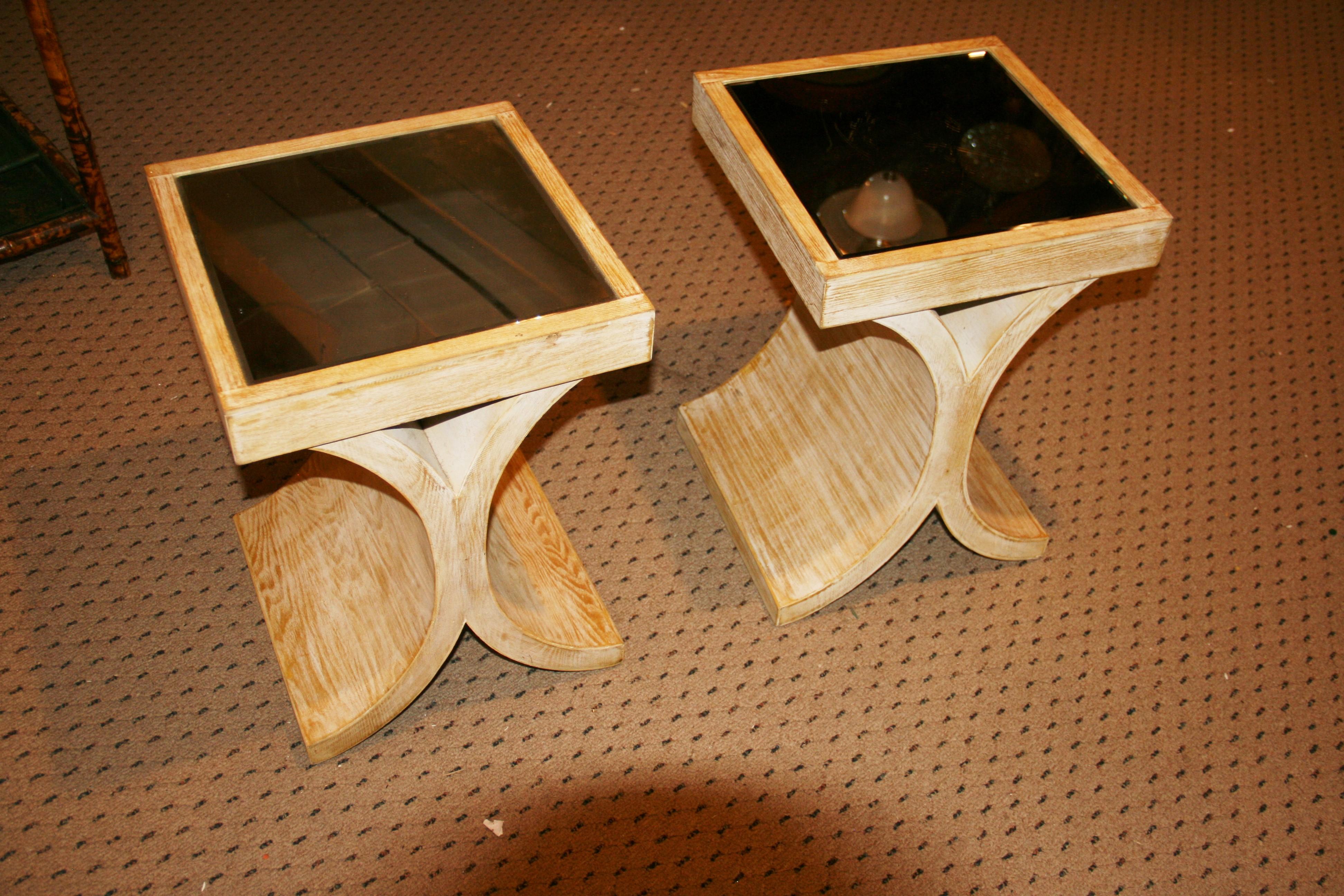 Cerulian Oak Mirrored X Side / End  Table  (2 available} In Good Condition For Sale In Douglas Manor, NY