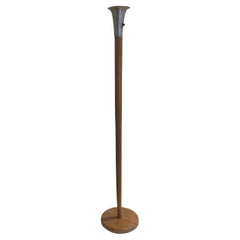  Lampadaire torchère en chêne cérusé et aluminium des années 1940, style Russel Wright