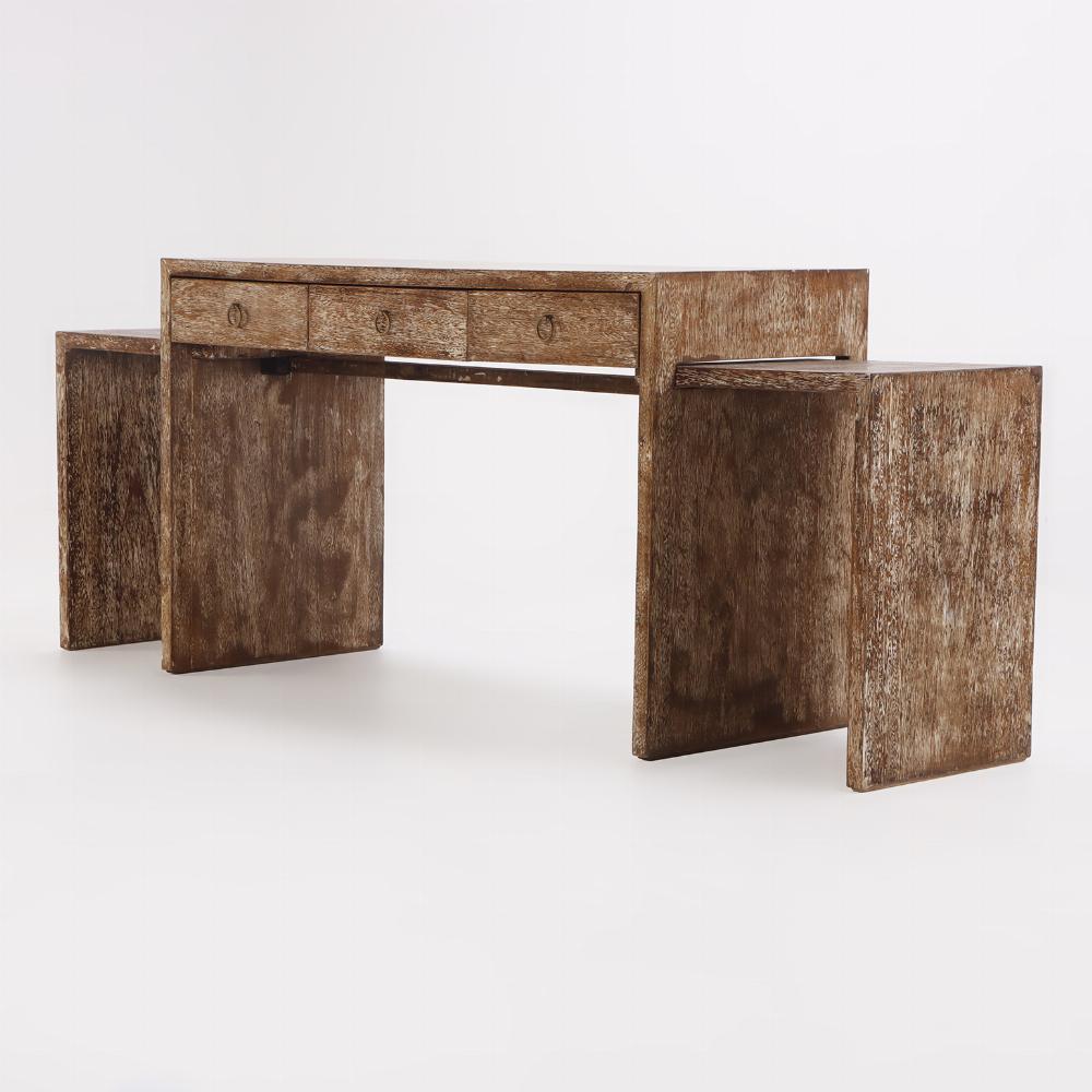 Schreibtisch mit drei Schubladen aus keramischer Eiche mit ausziehbaren Slides.  im Zustand „Neu“ im Angebot in Philadelphia, PA