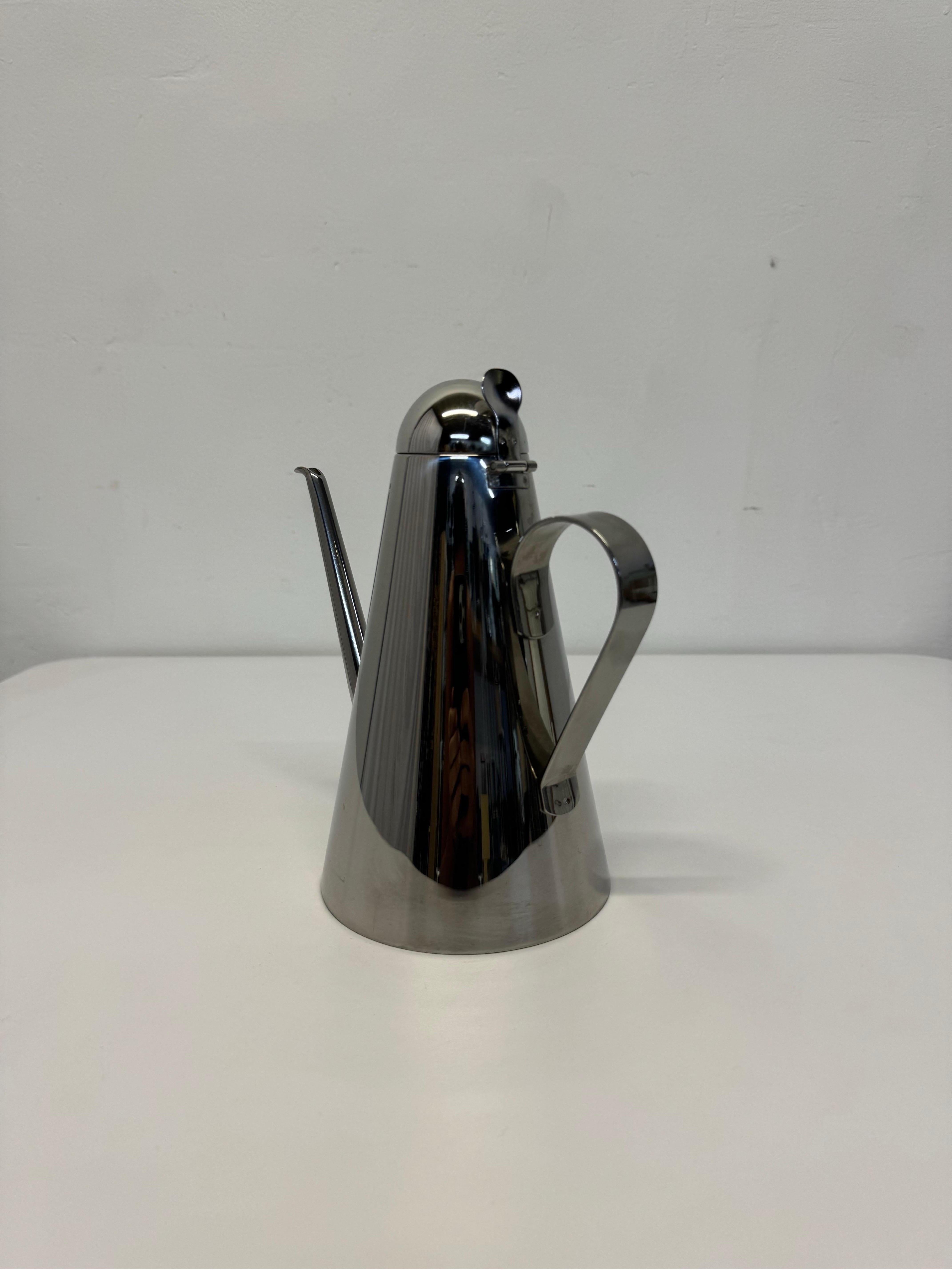 Postmoderno Cerutti Italia Teiera, caffettiera, caraffa, vaso in acciaio inossidabile, anni '80 in vendita