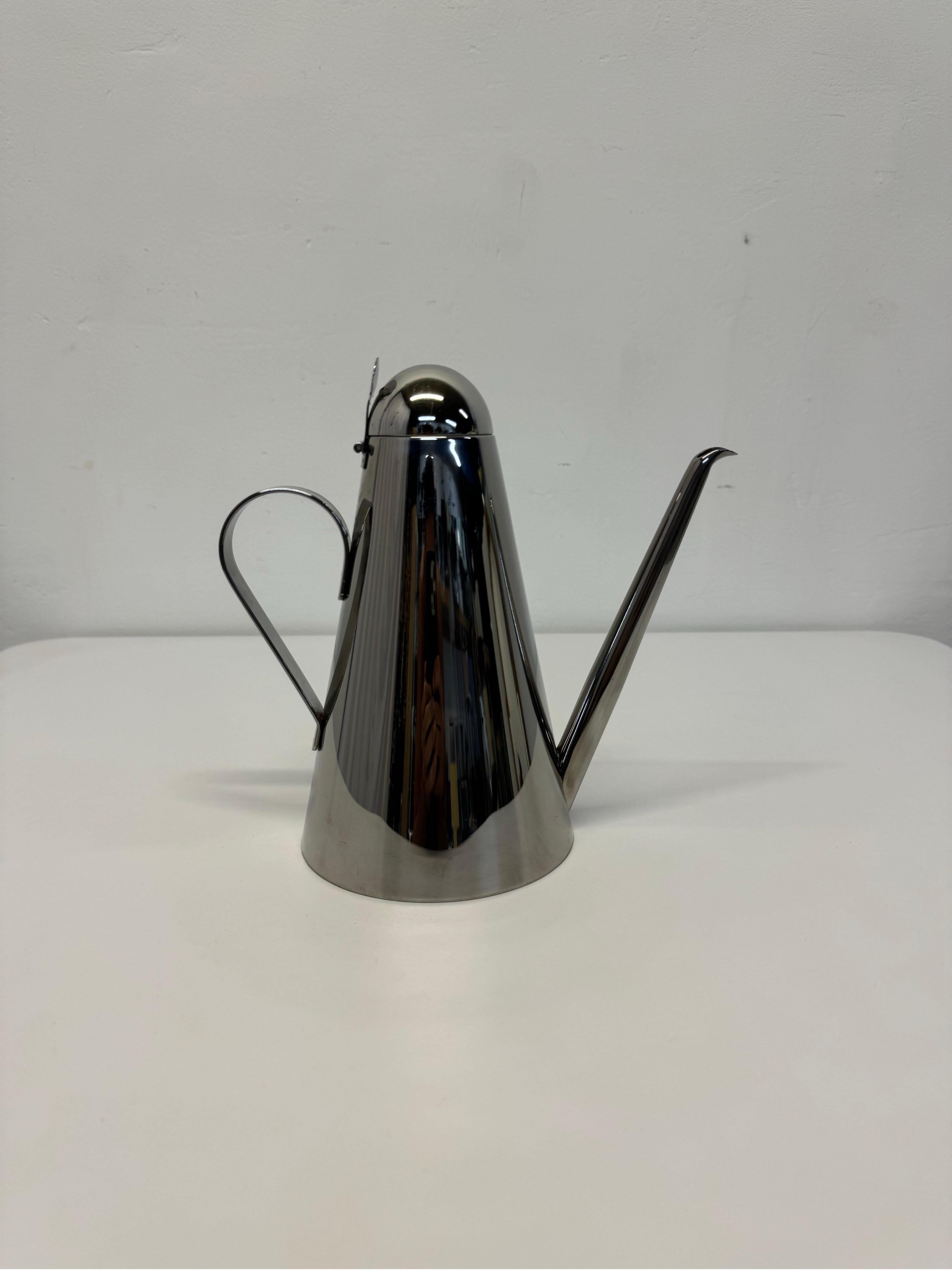 Cerutti Italia Teiera, caffettiera, caraffa, vaso in acciaio inossidabile, anni '80 In condizioni buone in vendita a Miami, FL