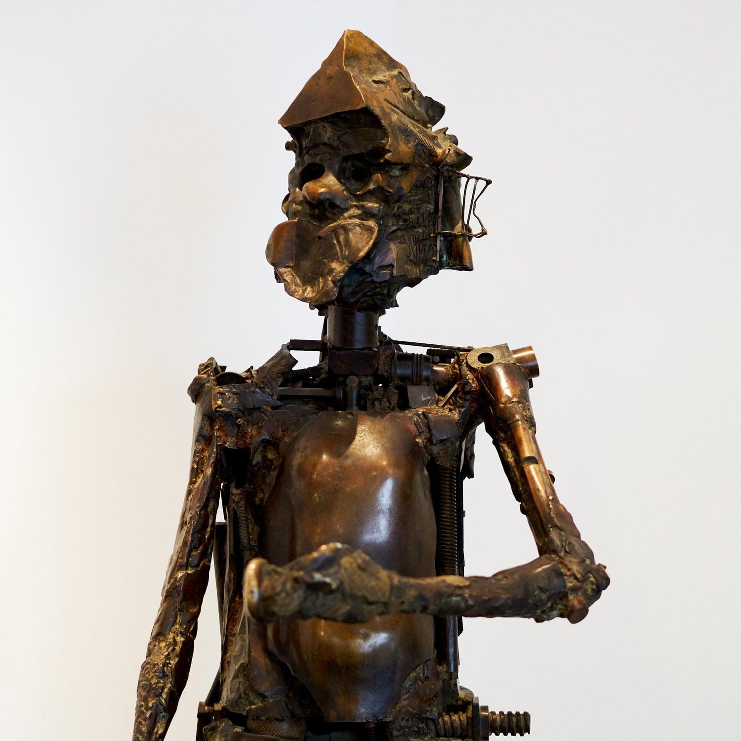 Napoléon.
(Epruve d'artiste EA 1/2)
Bocquel fondeur. 
Acquis directement auprès de l'artiste.  
Signé par l'artiste. 

César Baldaccini (1921 - 1998) est l'un des grands sculpteurs du XXe siècle. Jeune homme, il prend position pour un art solidement