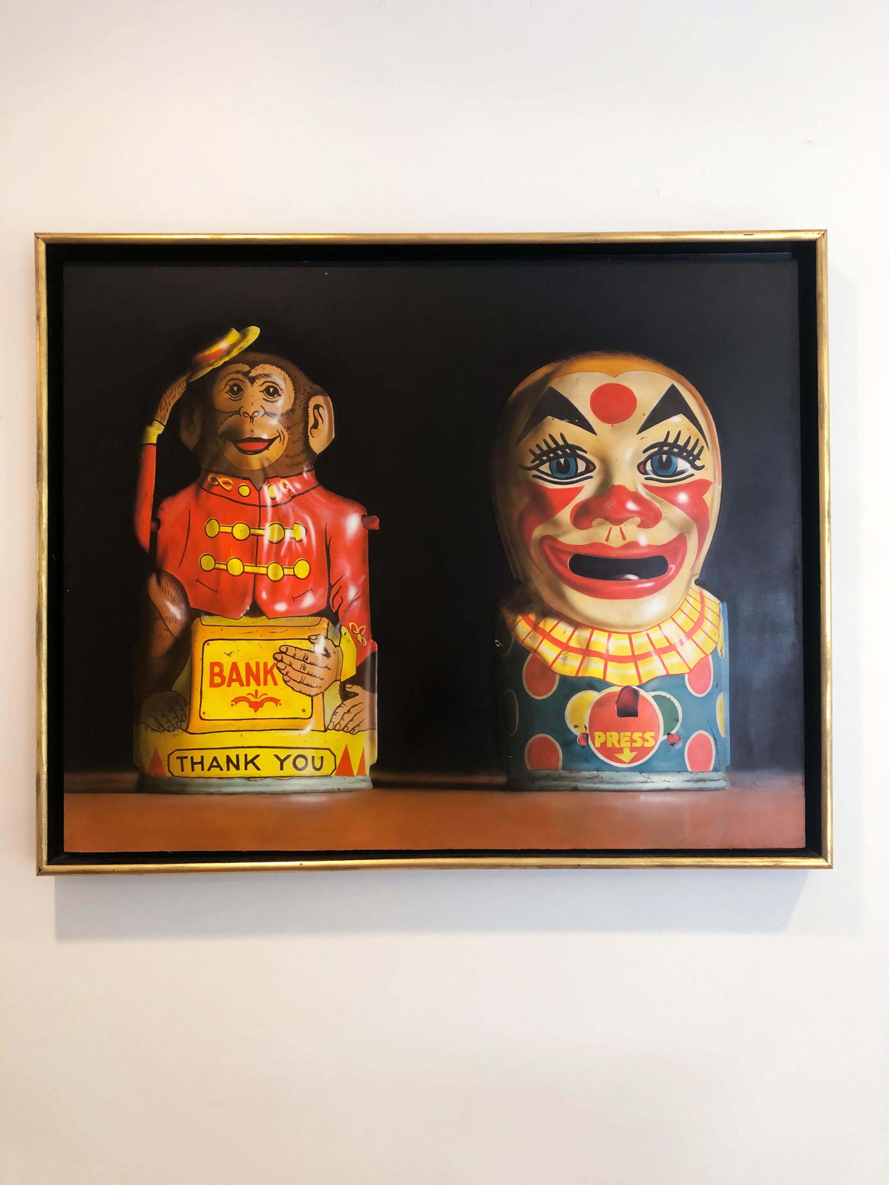 Peinture à l'huile photoréaliste de Cesar J. Santander, Two Toy Banks en vente 1