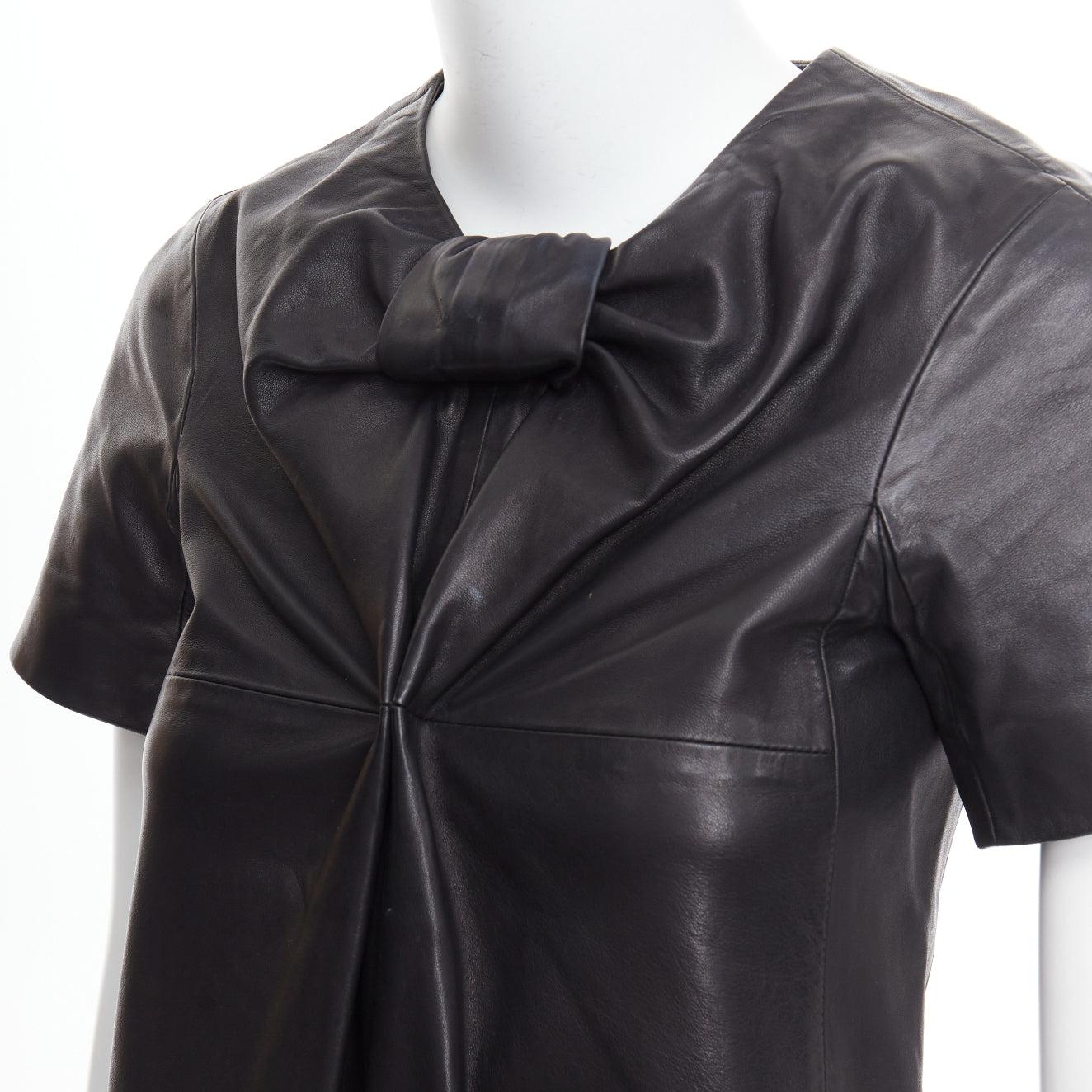 CESARE FABBRI black bow leather silk lined short sleeve dress IT40 S
Reference: MECG/A00001
Brand: Cesare Fabbri
Material: Leather
Color: Black
Pattern: Solid
Closure: Zip
Lining: Black Silk
Extra Details: Back zip.
Made in: