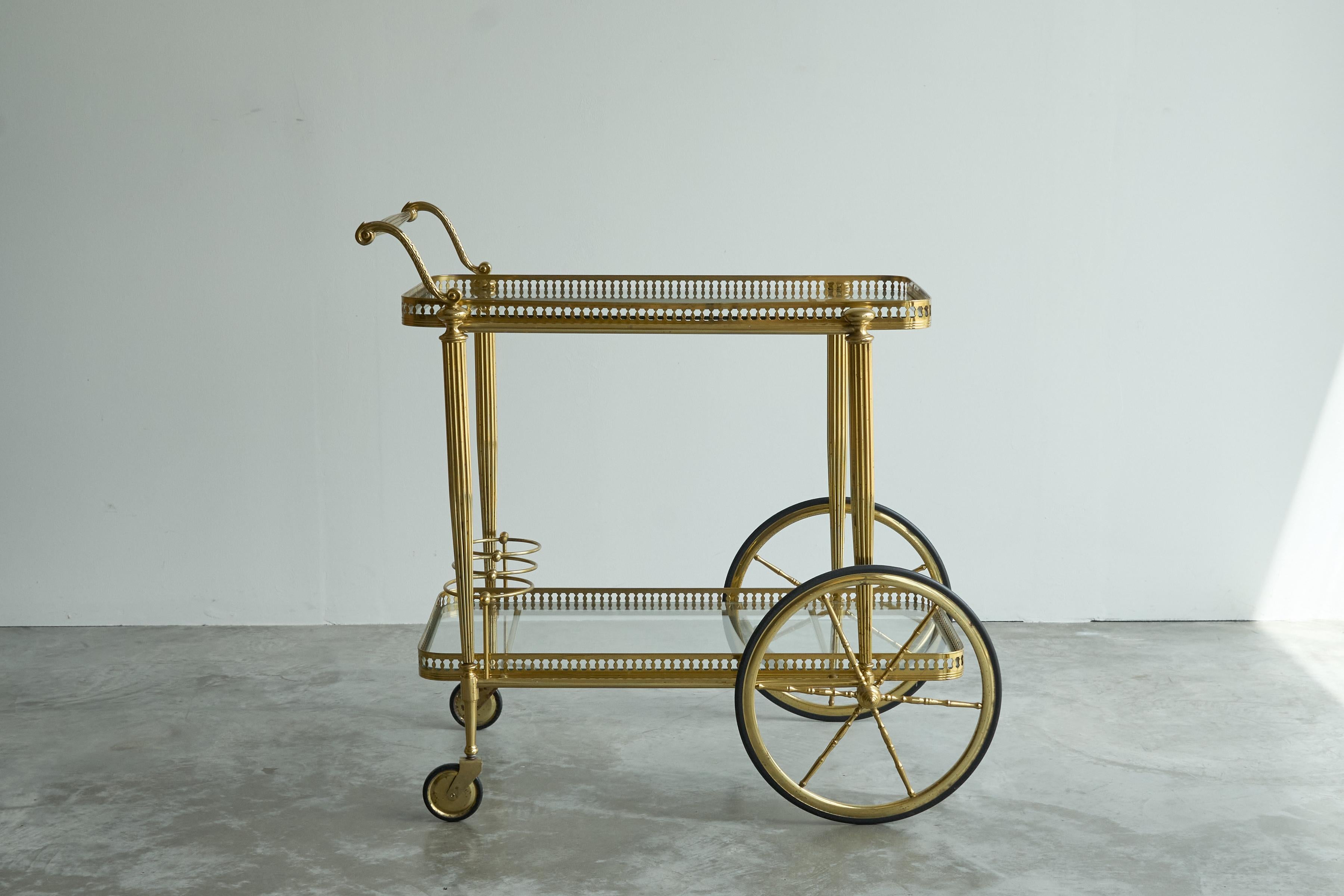 Cesare Lacca Bar Cart in Brass and Glass 1950s In Good Condition For Sale In Meer, VAN