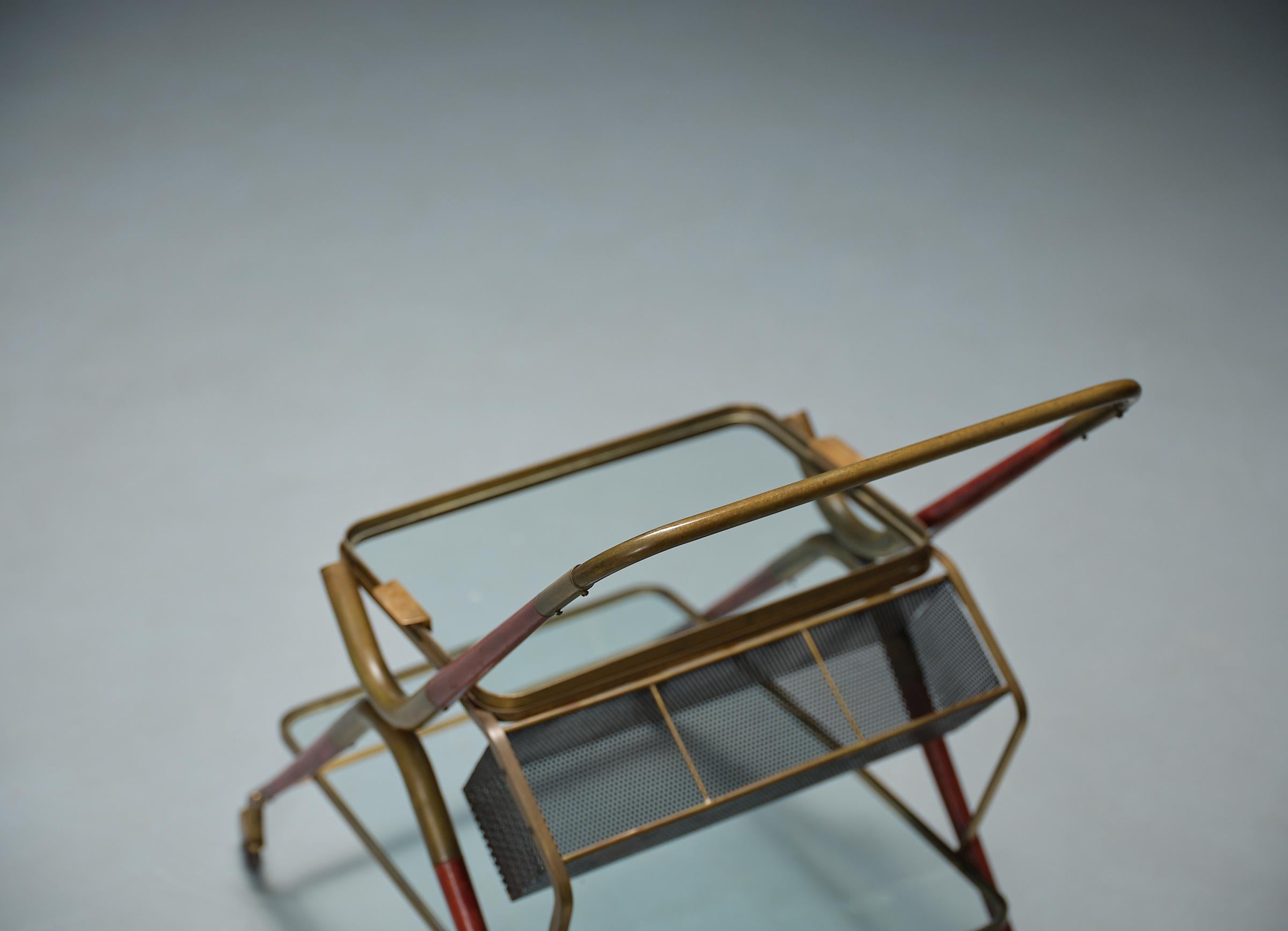Mid-20th Century Cesare Lacca Bar Cart with Removable Tray, Italian Brass & Lacquered Wood For Sale