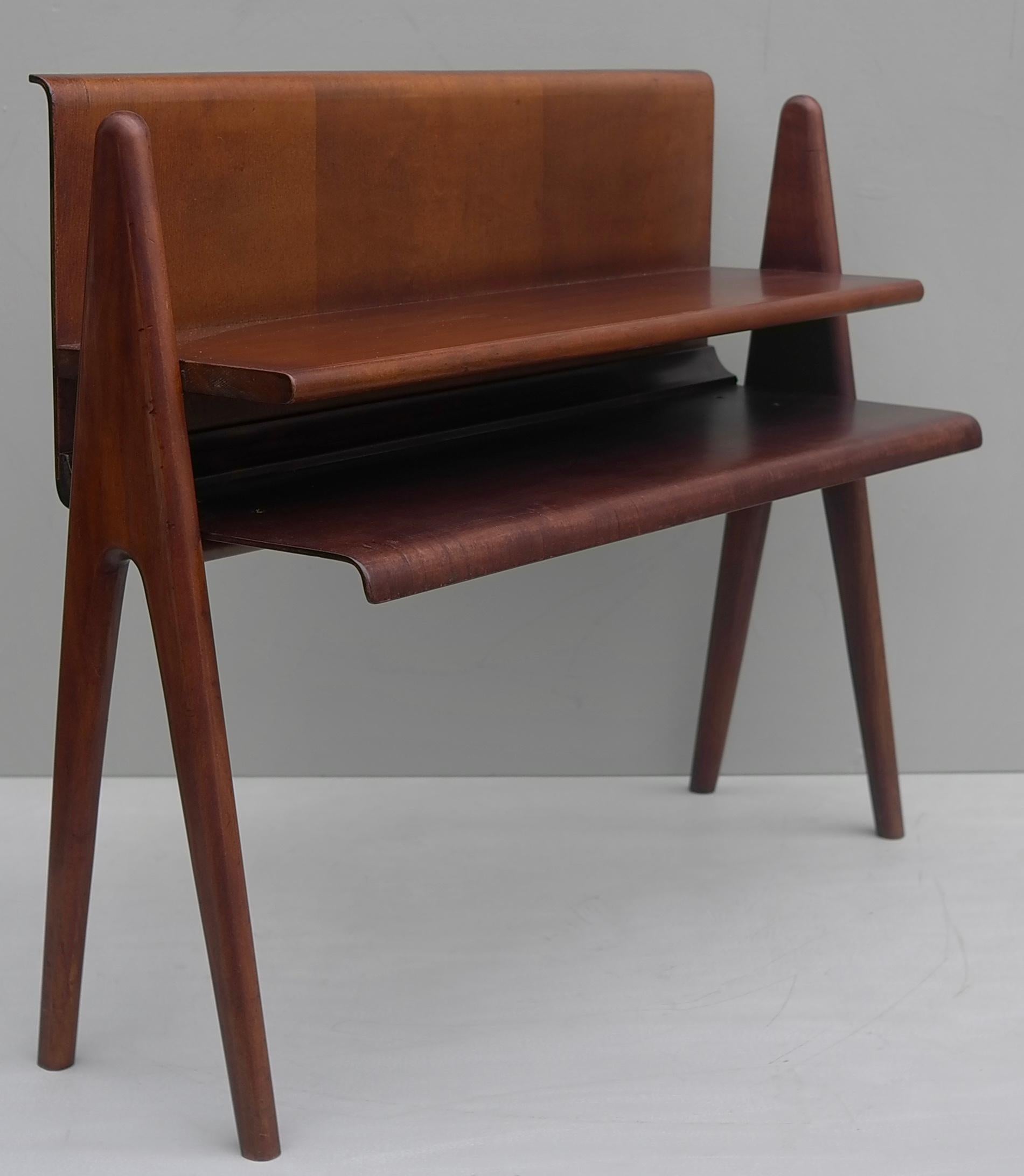 Italian Cesare Lacca Curved Walnut Plywood Side Table or Book Stand, Italy, 1950s For Sale