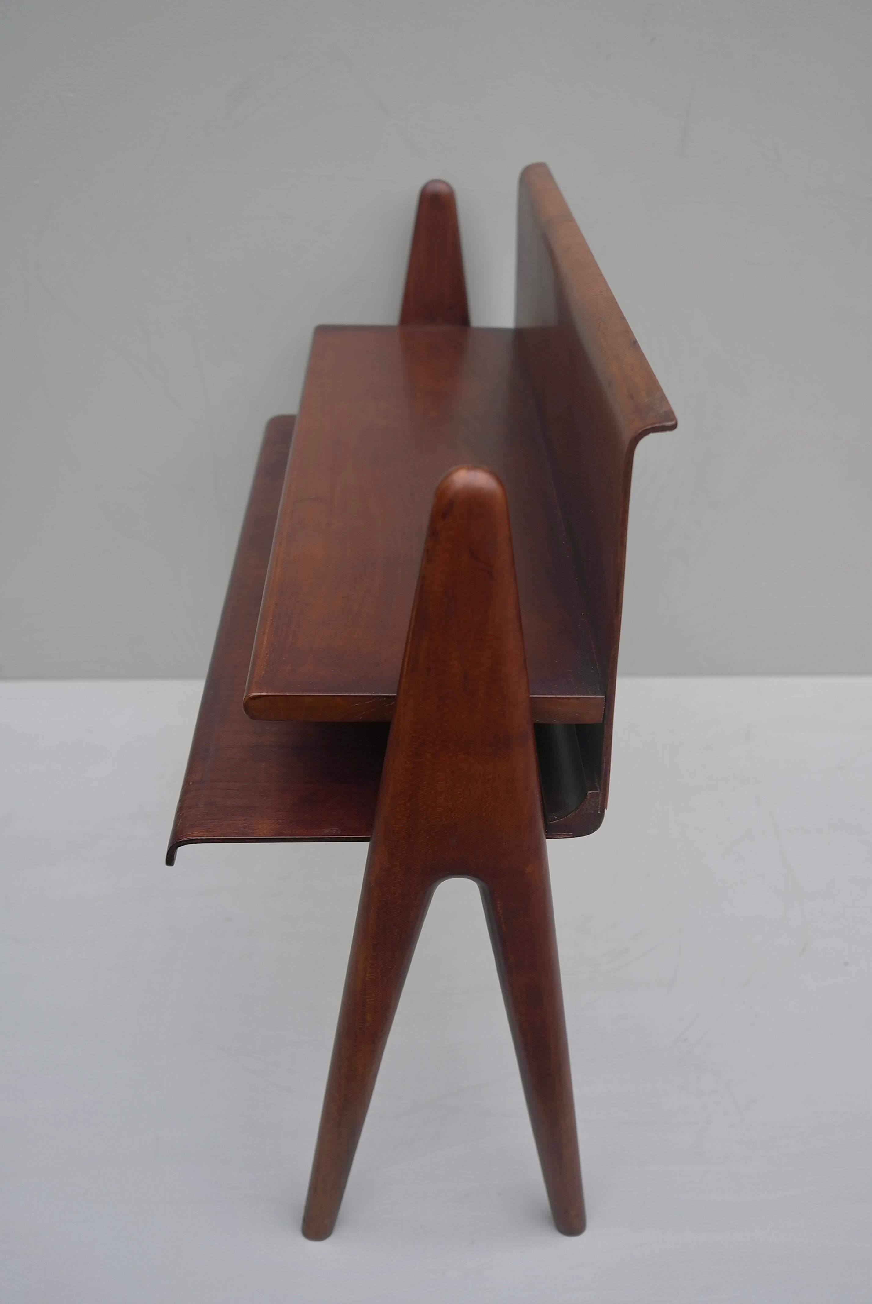 Cesare Lacca Curved Walnut Plywood Side Table or Book Stand, Italy, 1950s For Sale 2