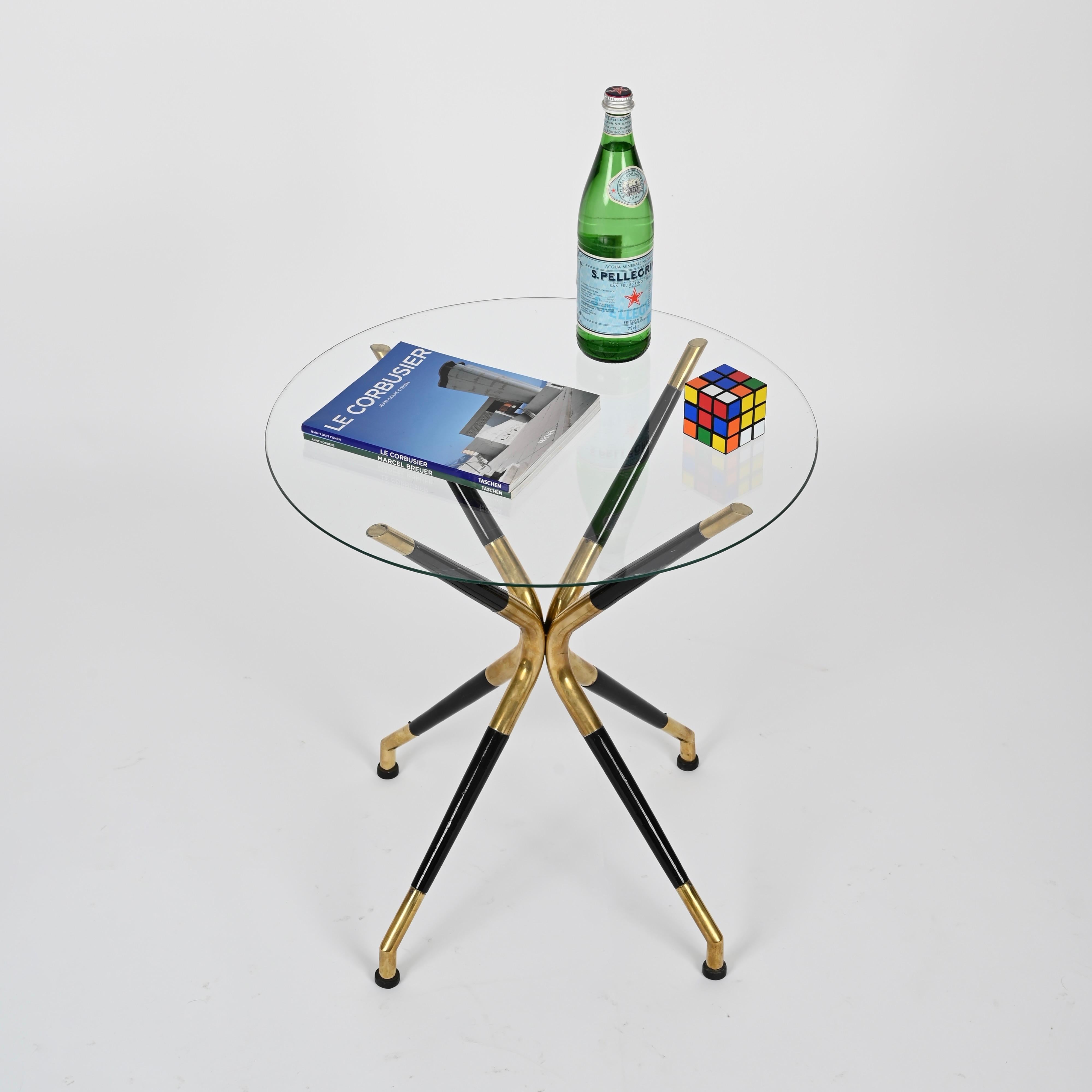 Cesare Lacca Italian Mid-Century Brass and Lacquered Wood Round Side Table 1950s For Sale 4