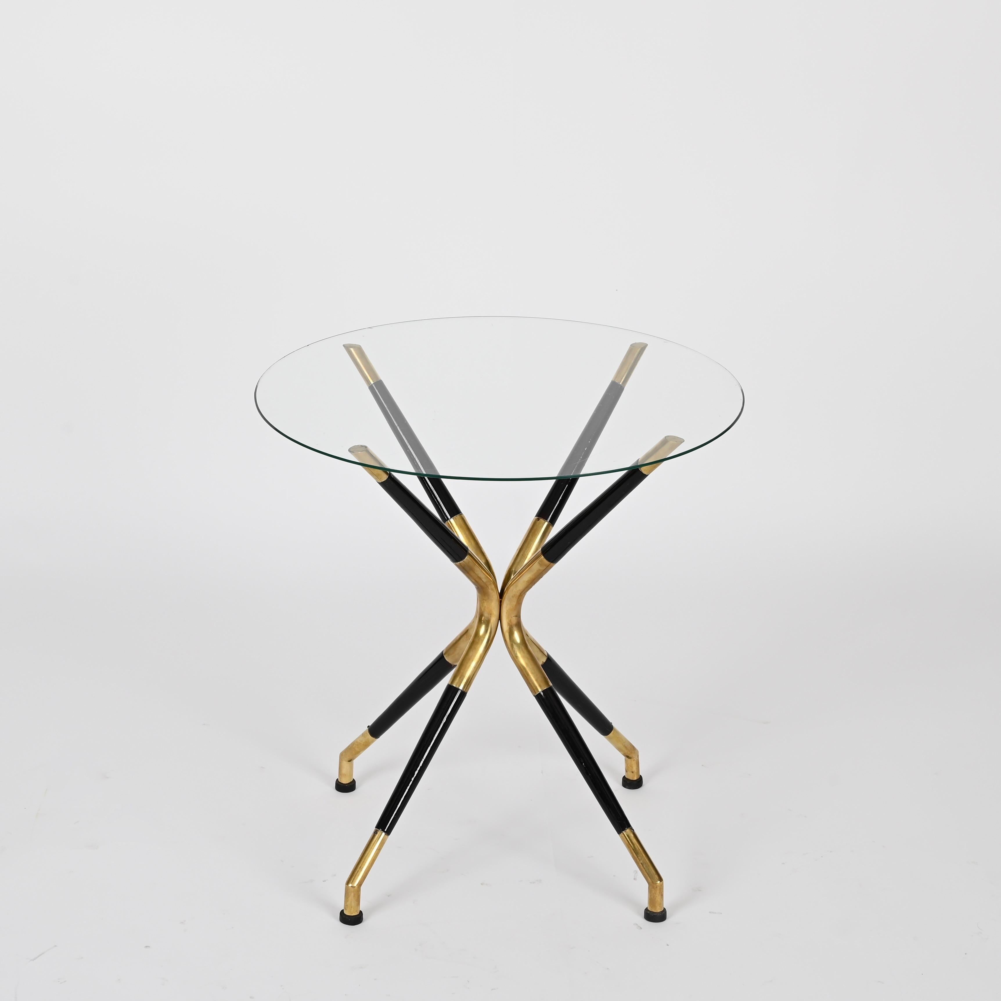 Cesare Lacca Italian Mid-Century Brass and Lacquered Wood Round Side Table 1950s For Sale 1