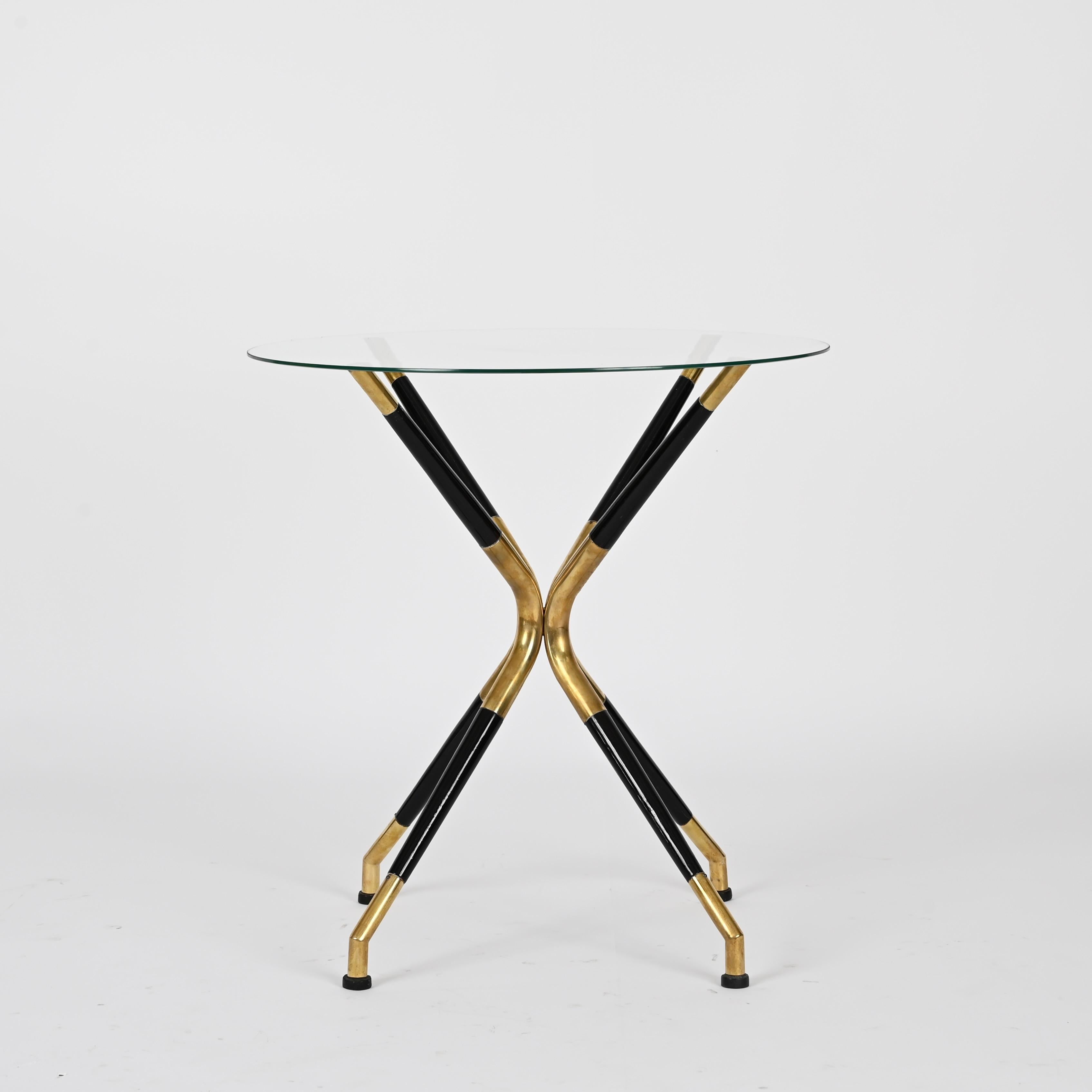 Cesare Lacca Italian Mid-Century Brass and Lacquered Wood Round Side Table 1950s For Sale 3