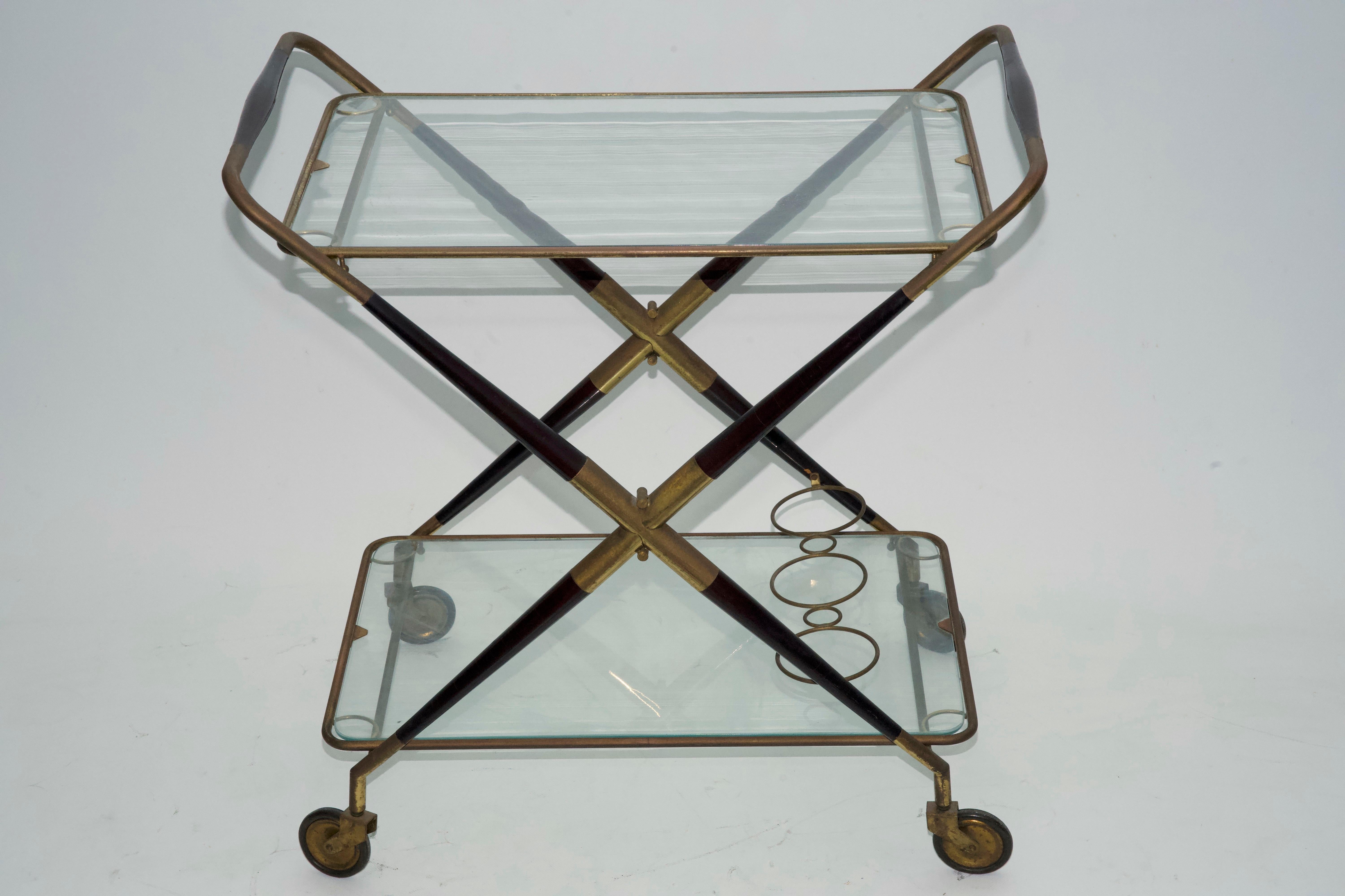 Mid-Century Modern Cesar Lacca, chariot de bar en laiton et bois du milieu du siècle, Italie, années 1950 en vente