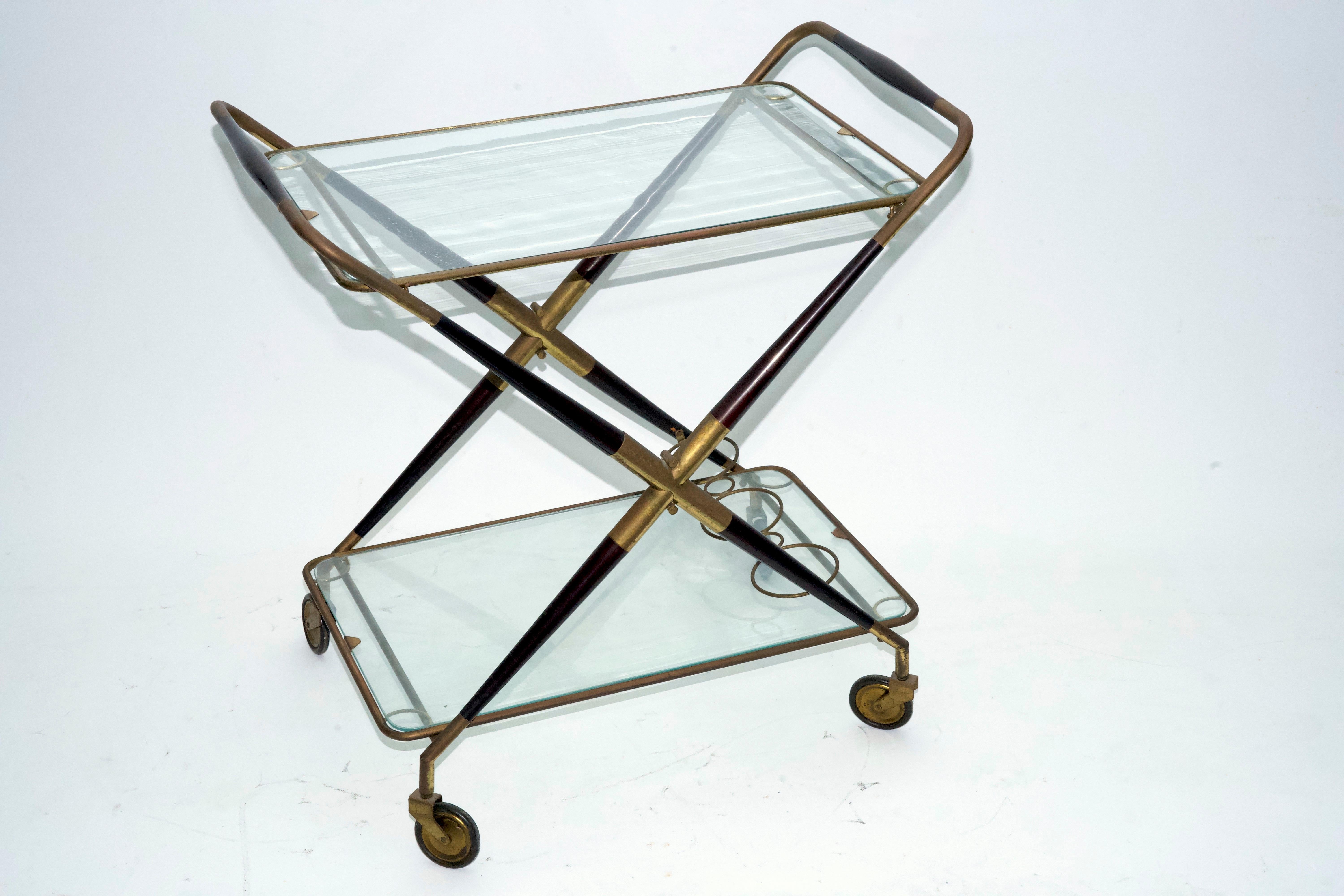 Cesar Lacca, chariot de bar en laiton et bois du milieu du siècle, Italie, années 1950 Bon état - En vente à Catania, CT