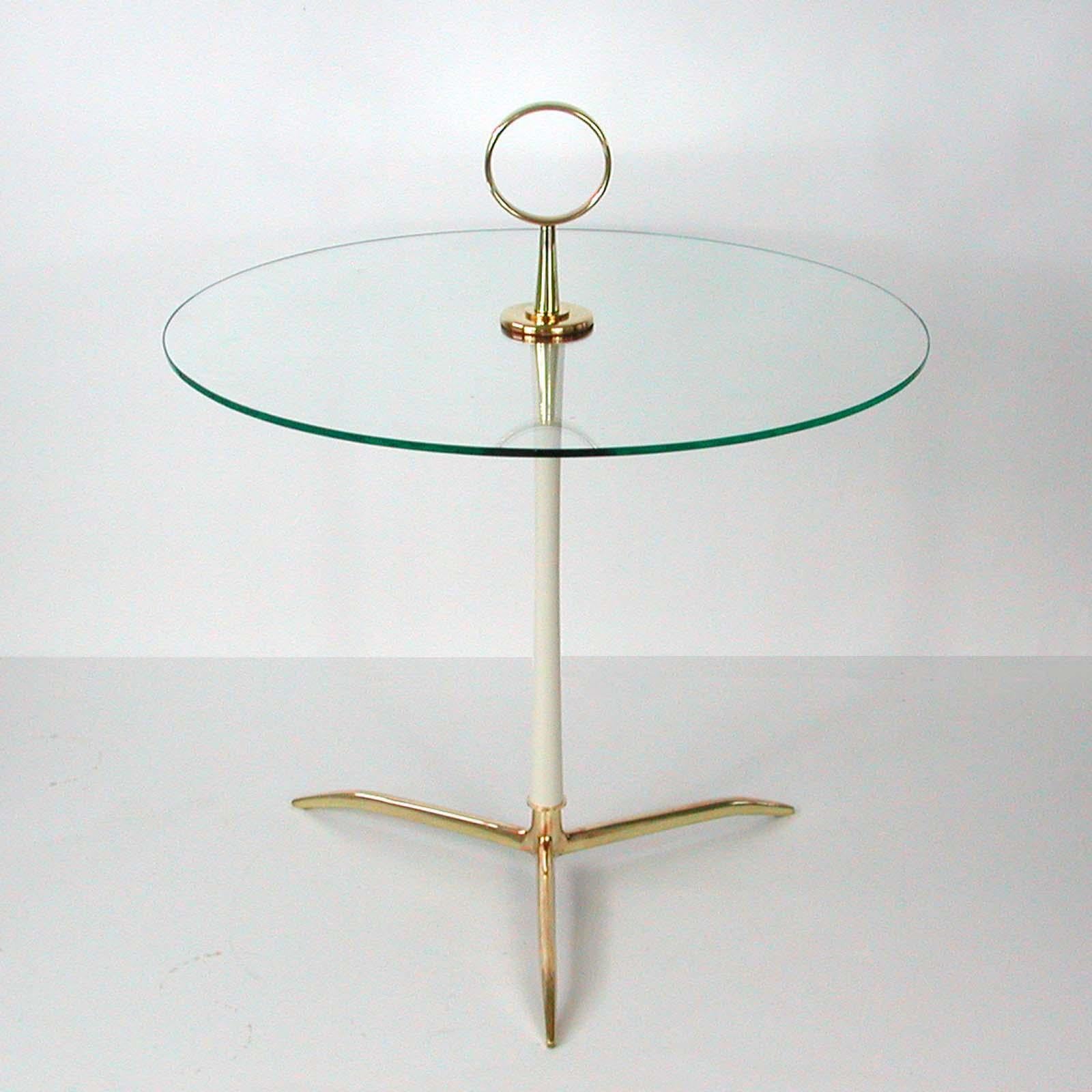 Cesare Lacca Midcentury Brass and Clear Glass Tripod Side Table, Italy, 1950s For Sale 3